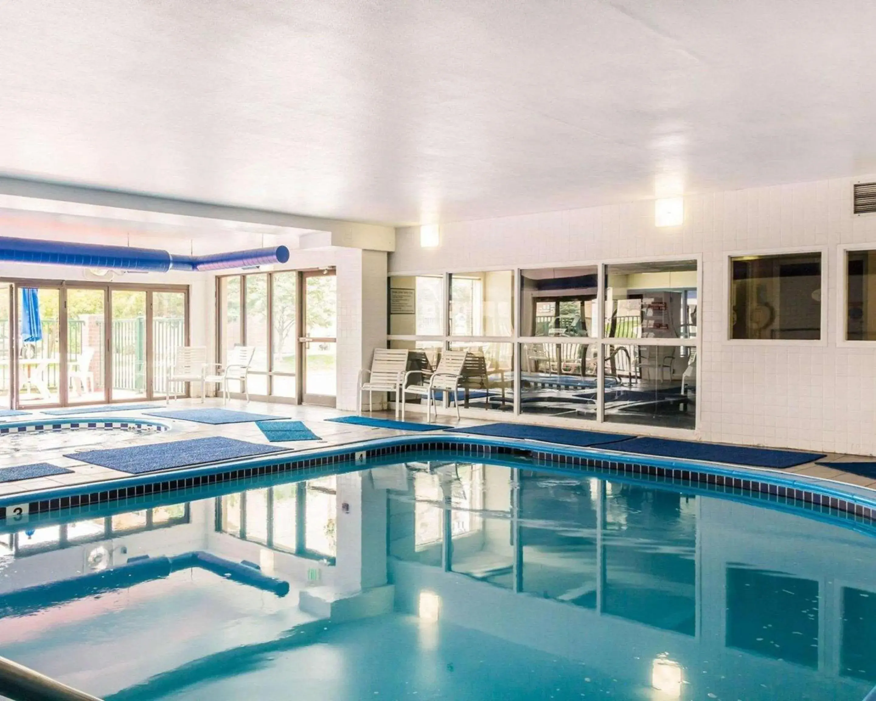 Swimming Pool in Comfort Suites Denver North - Westminster