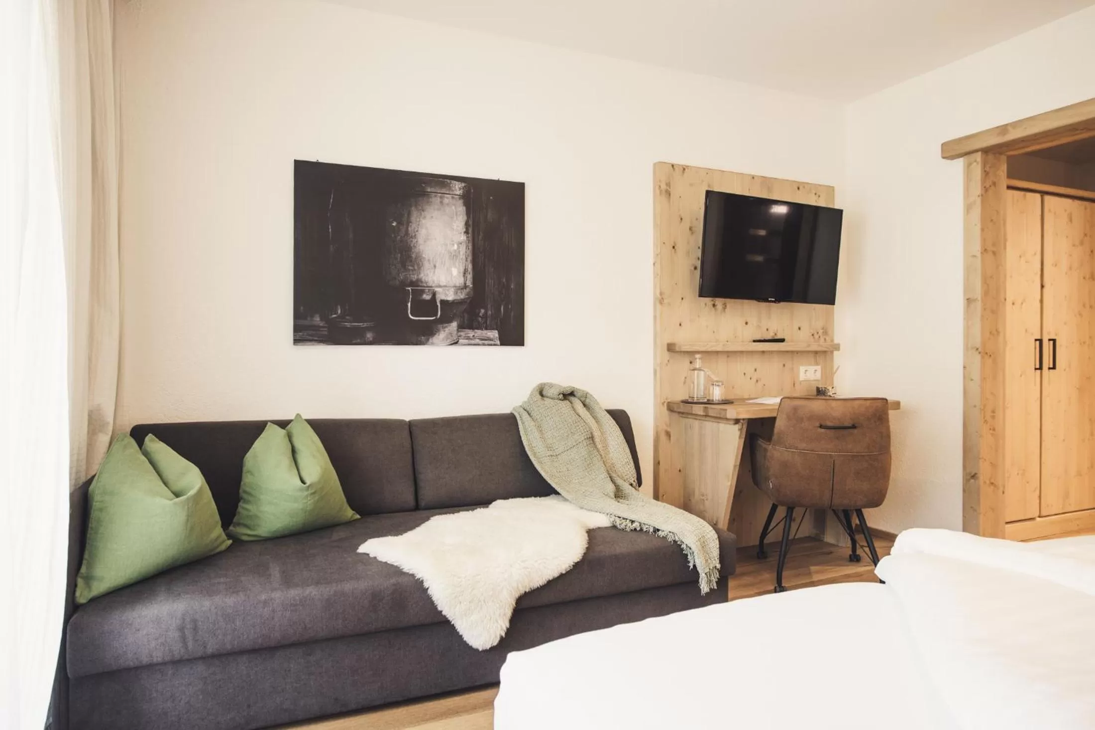 Photo of the whole room, Bed in Hotel Johanna mitten im Ötztal