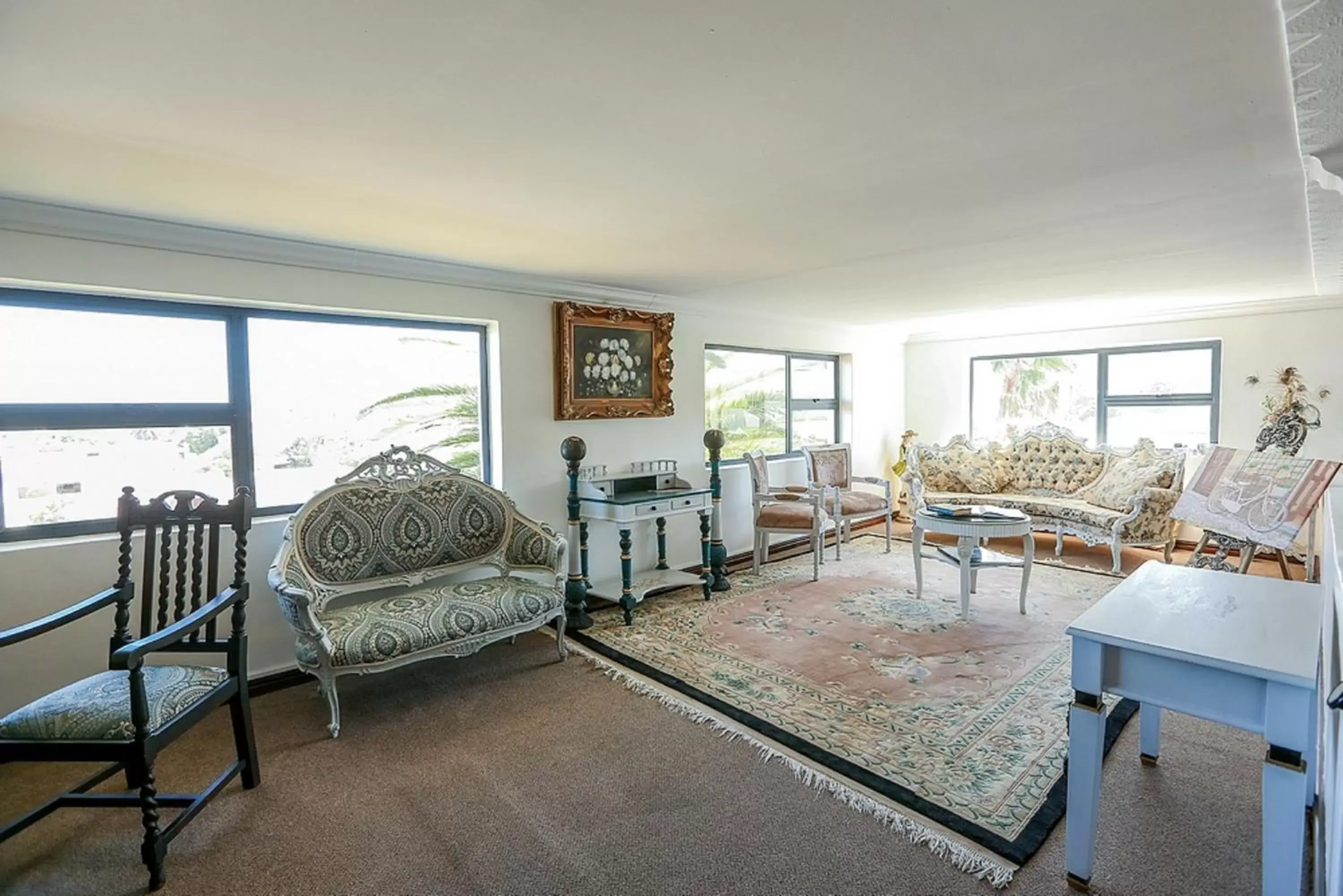 Living room, Seating Area in Misty Waves Boutique Hotel