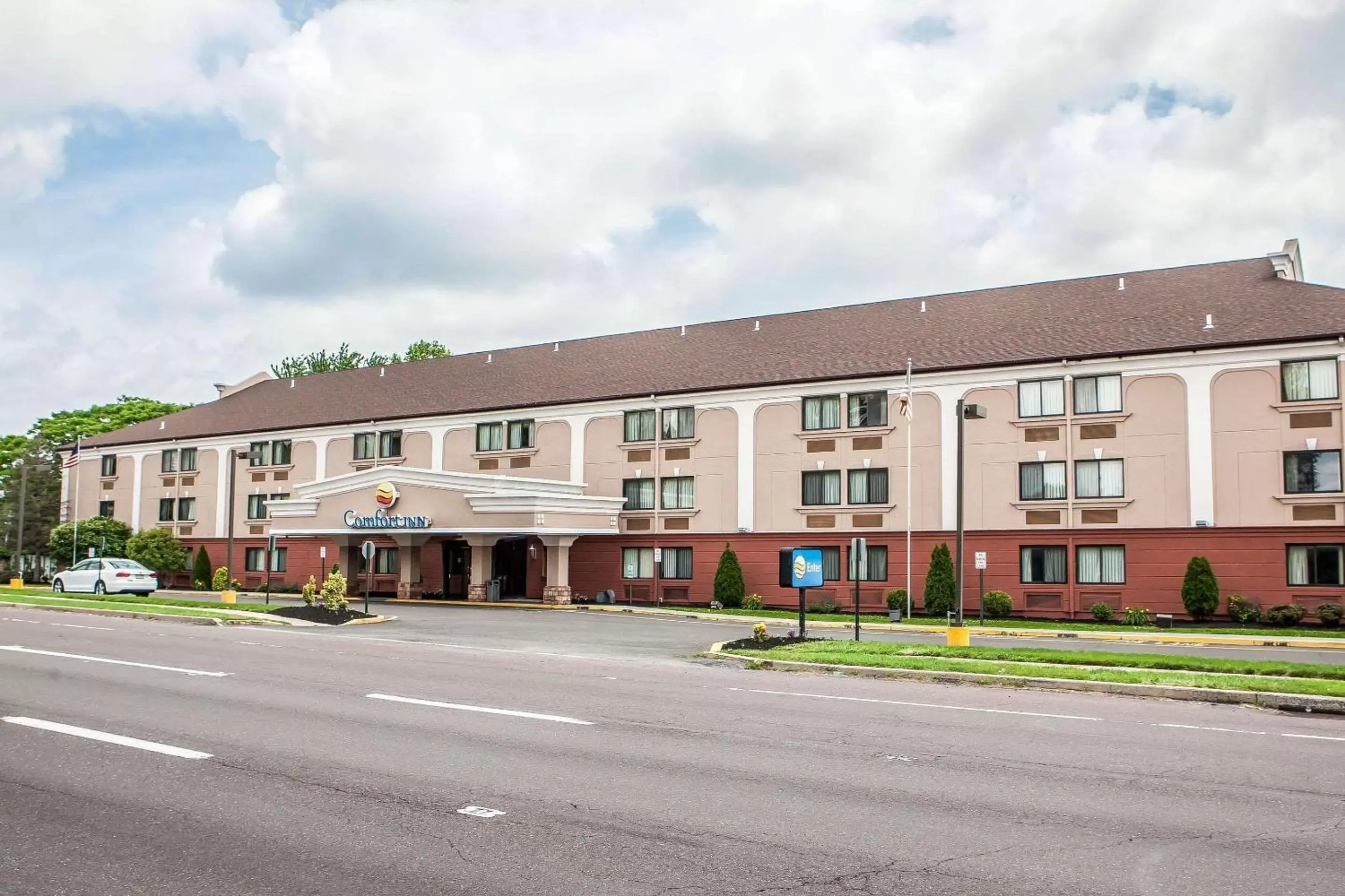 Property building in Comfort Inn Feasterville - Trevose Property building in Comfort Inn Feasterville - Trevose