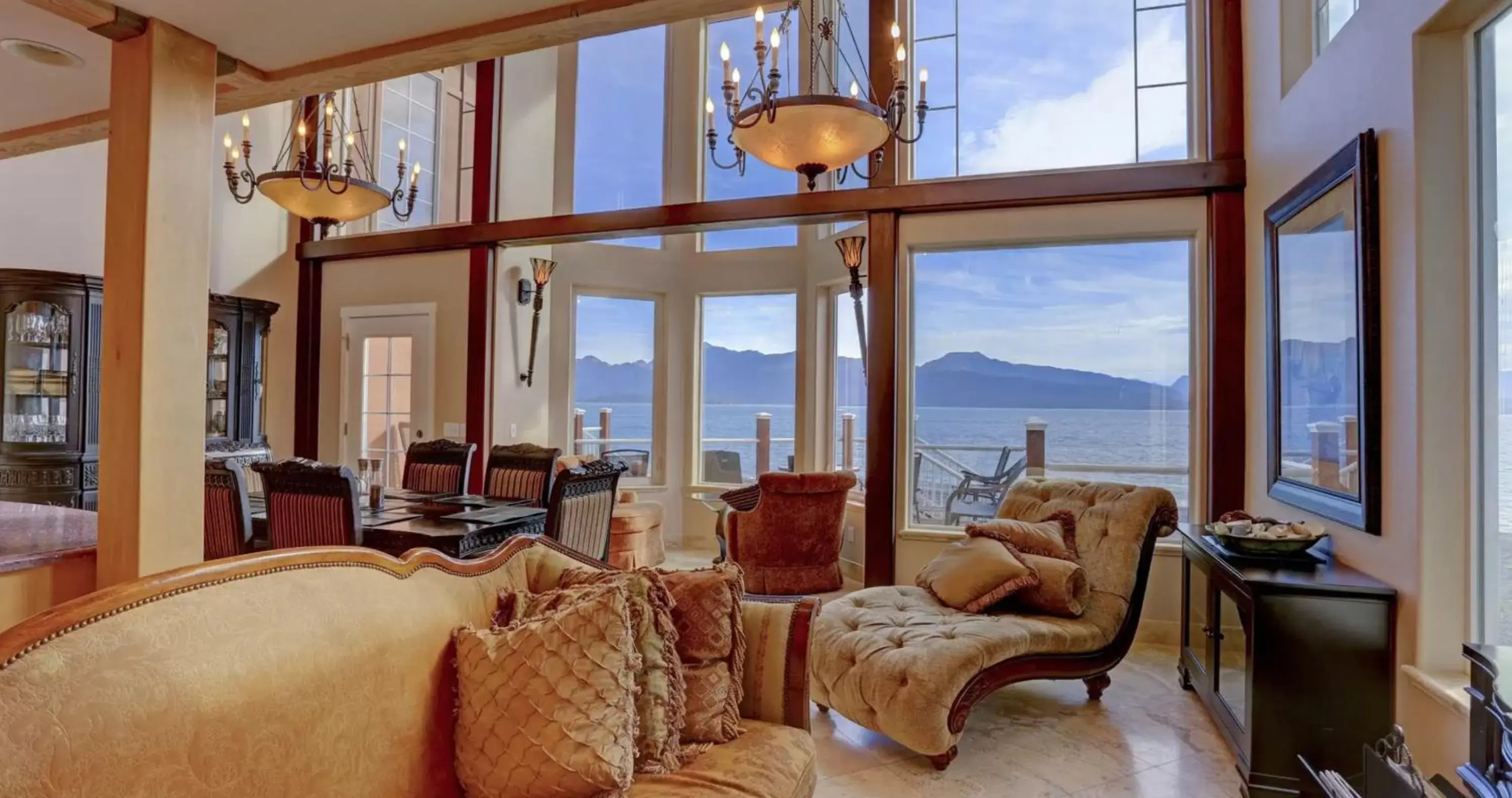 Living room in Land's End Resort