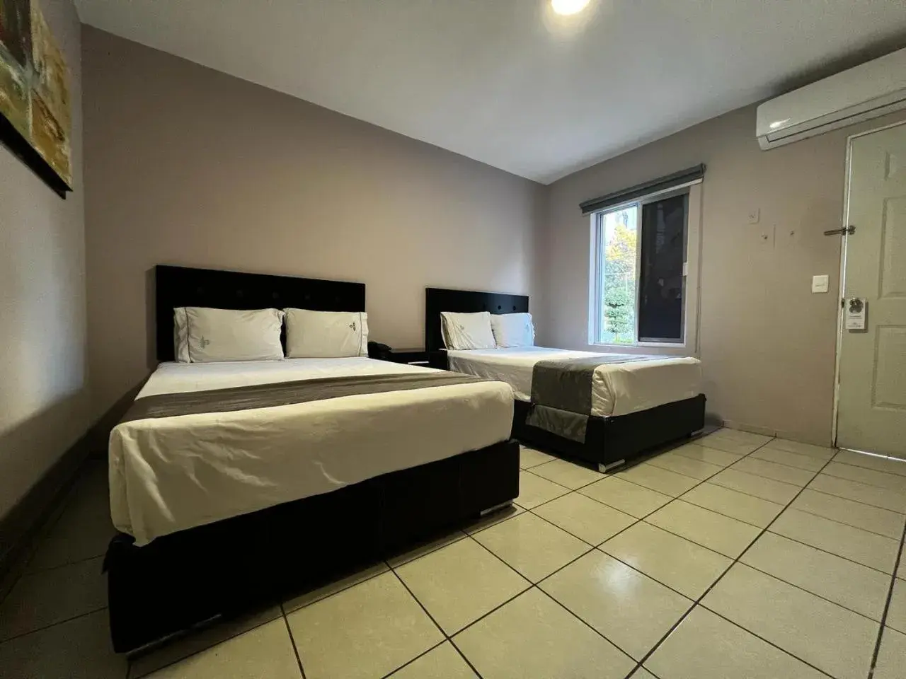 Twin Room in Expo Hotel Guadalajara - Zona Expo frente al Centro de Convenciones Twin Room in Expo Hotel Guadalajara - Zona Expo frente al Centro de Convenciones