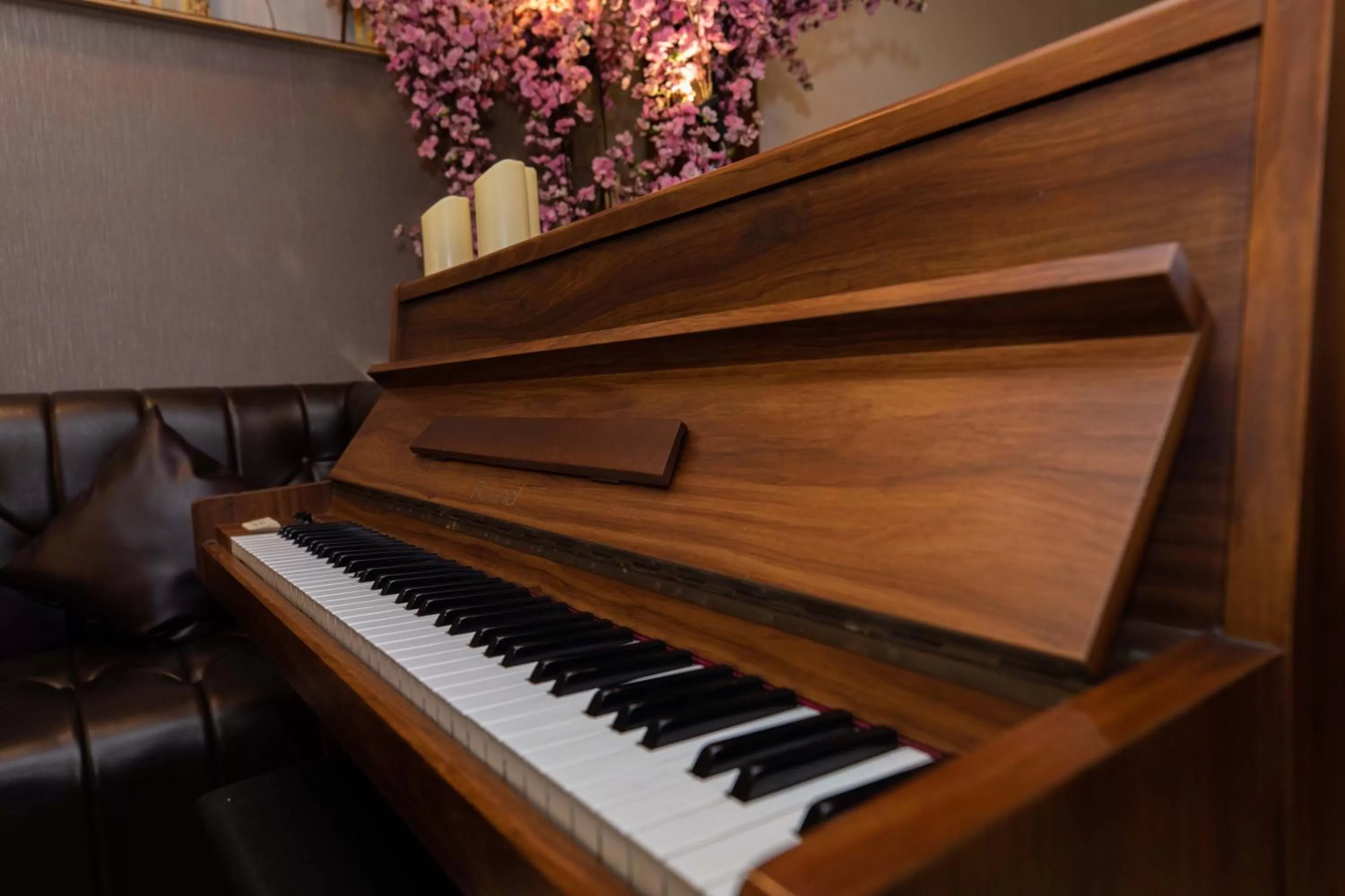 Lobby or reception in Airport Saigon Hotel - Gần ẩm thực đêm chợ Phạm Văn Hai