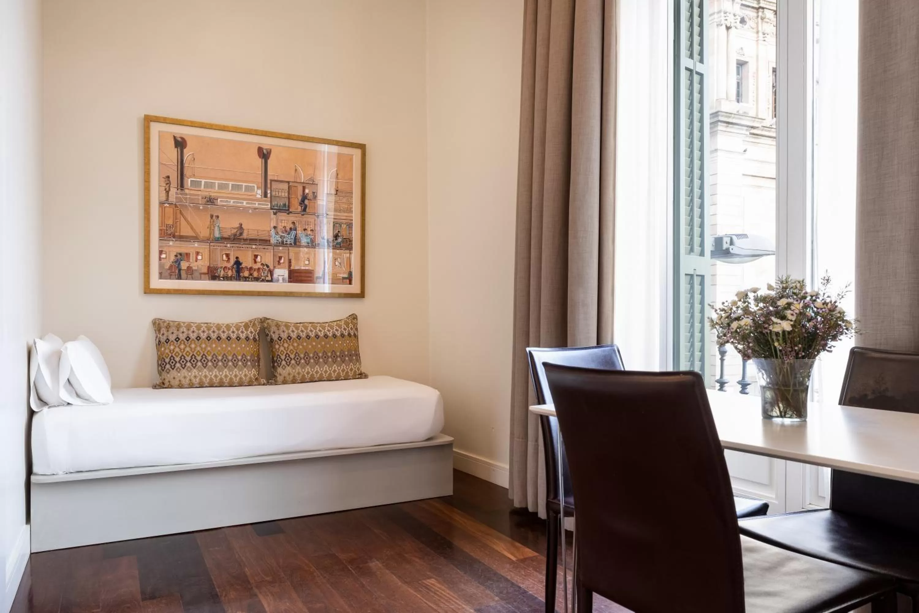 Living room in Duquesa Suites Landmark Hotel by Grup Duquessa