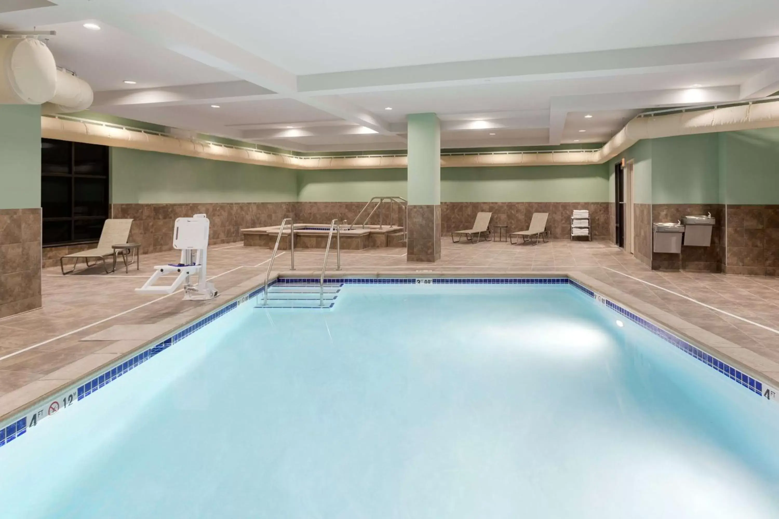 Pool view, Swimming Pool in Hampton Inn & Suites West Des Moines Mill Civic