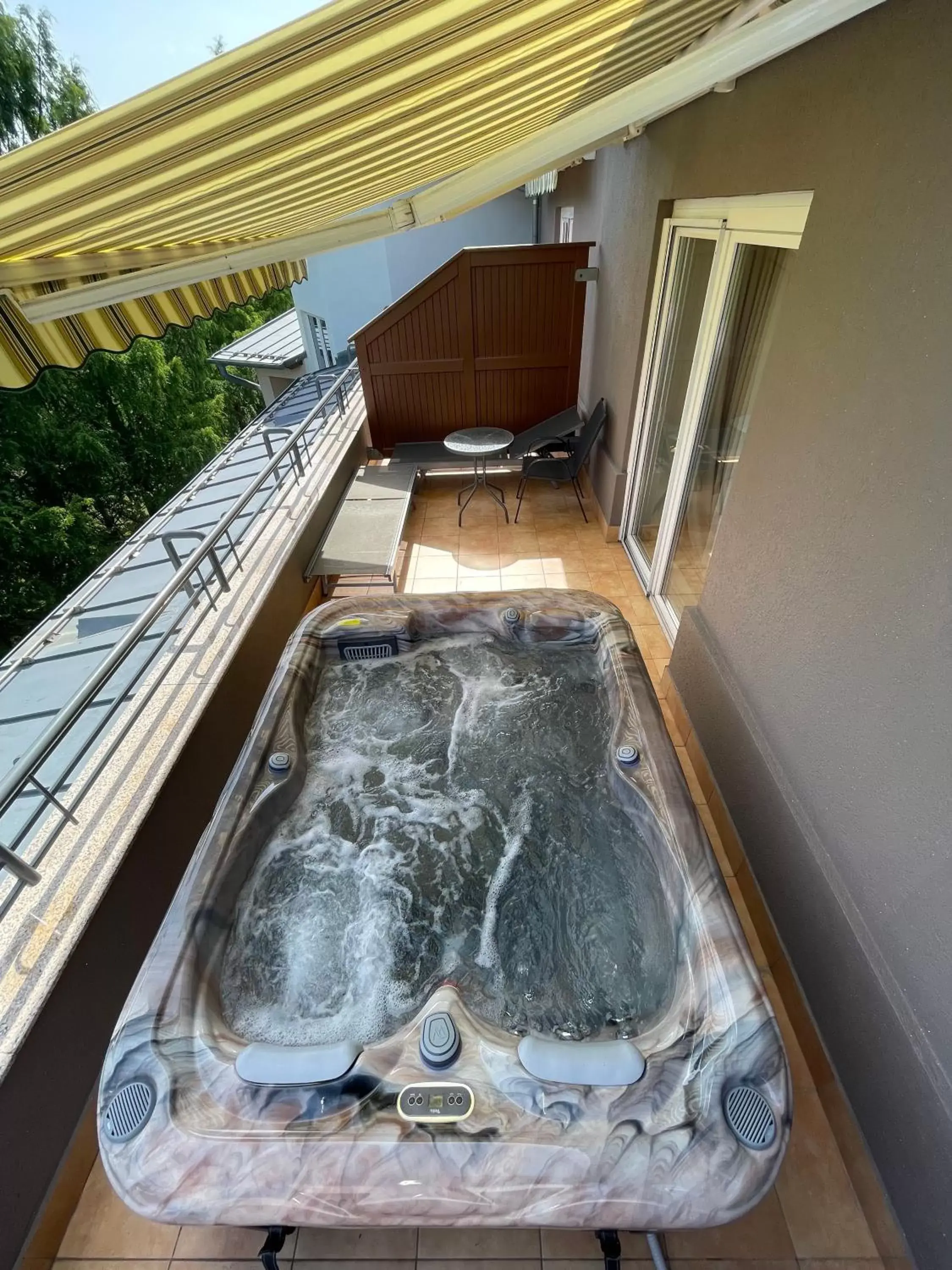 Hot Tub in Lotus Therme Hotel & Spa