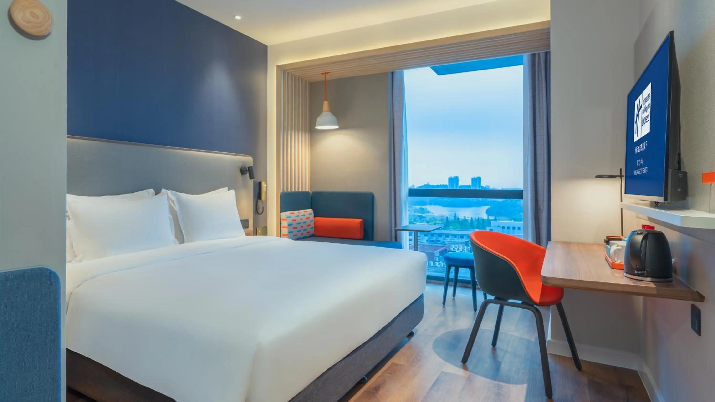 Bed in Holiday Inn Express Yangjiang City Center by IHG