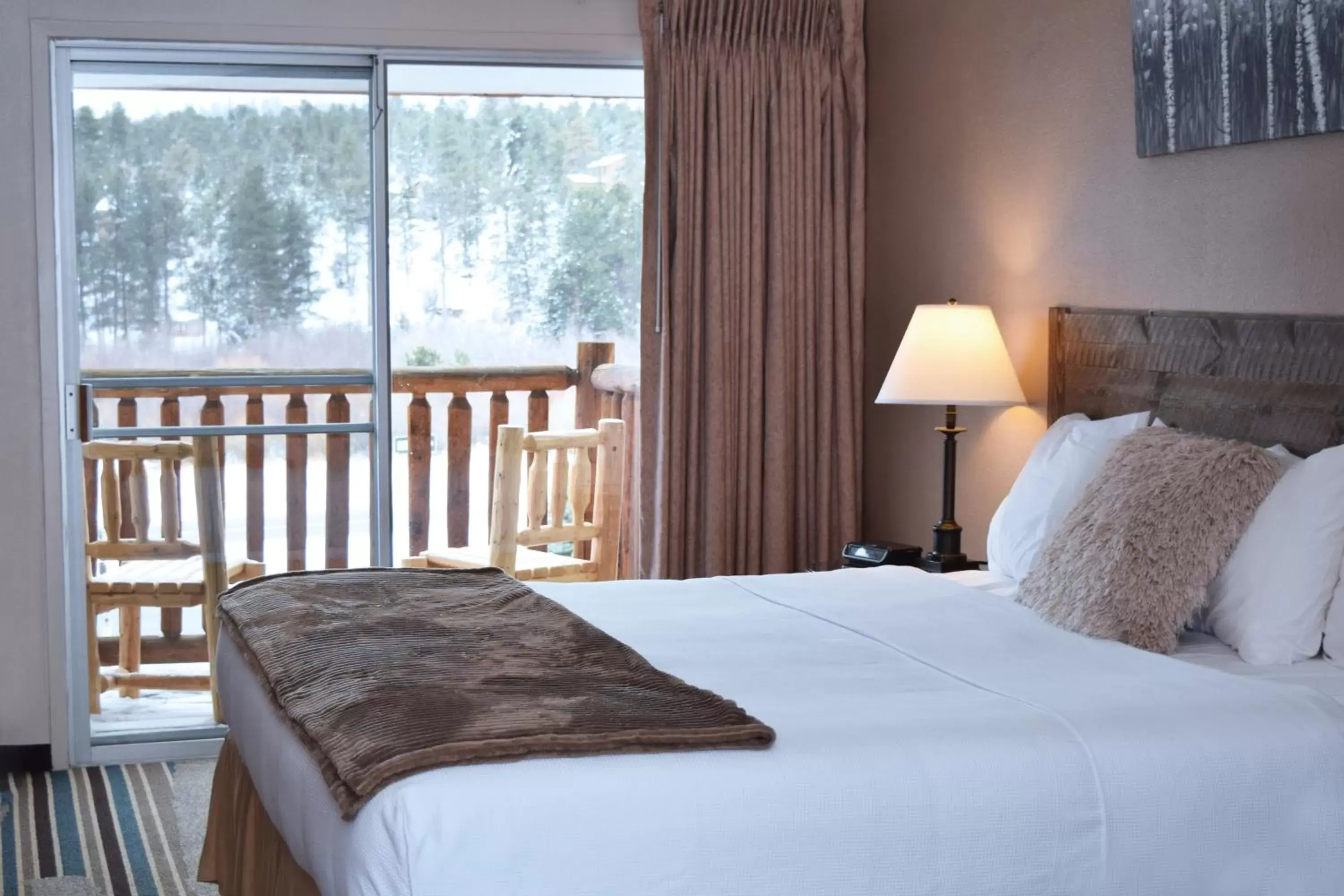 Bedroom, Bed in Alpine Trail Ridge Inn