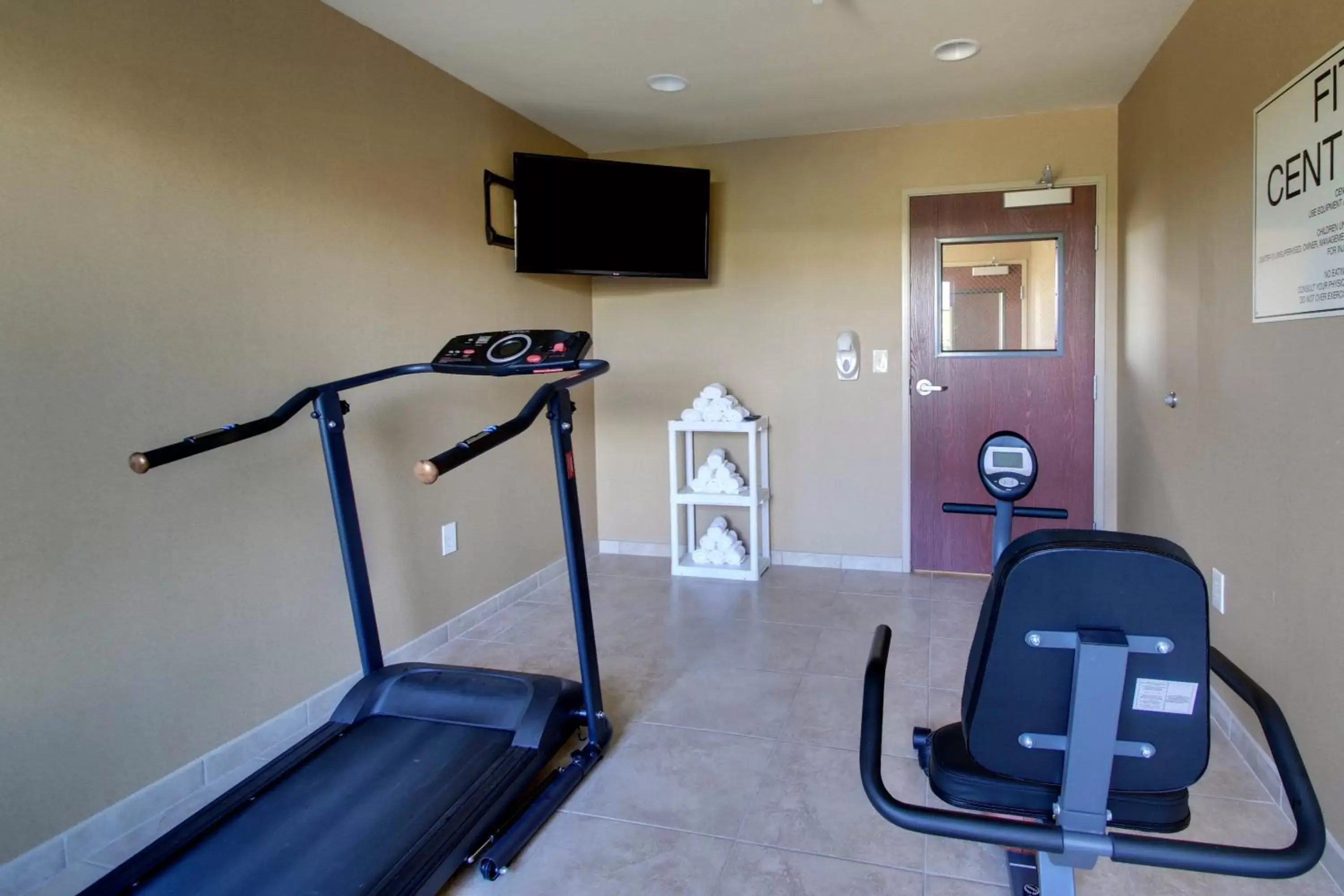 Fitness centre/facilities, Fitness Center/Facilities in Cobblestone Inn & Suites - Avoca