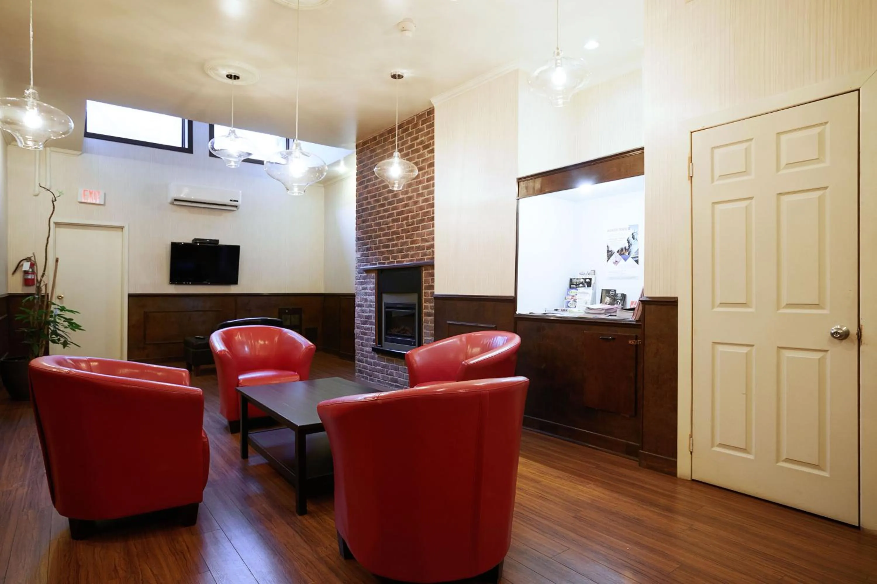 Lobby or reception in Hotel St-Denis