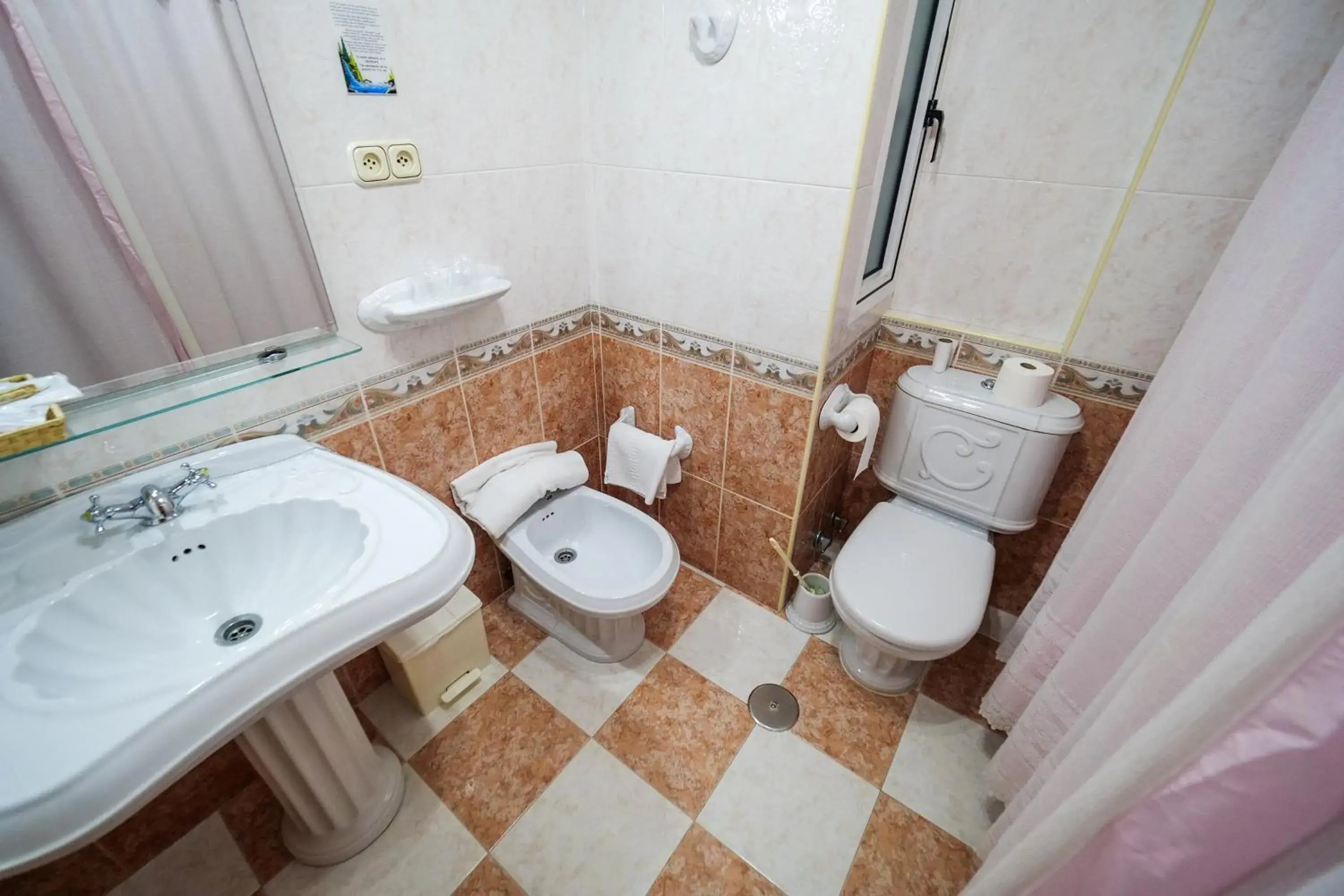 Bathroom in Hotel Flor de la Mancha