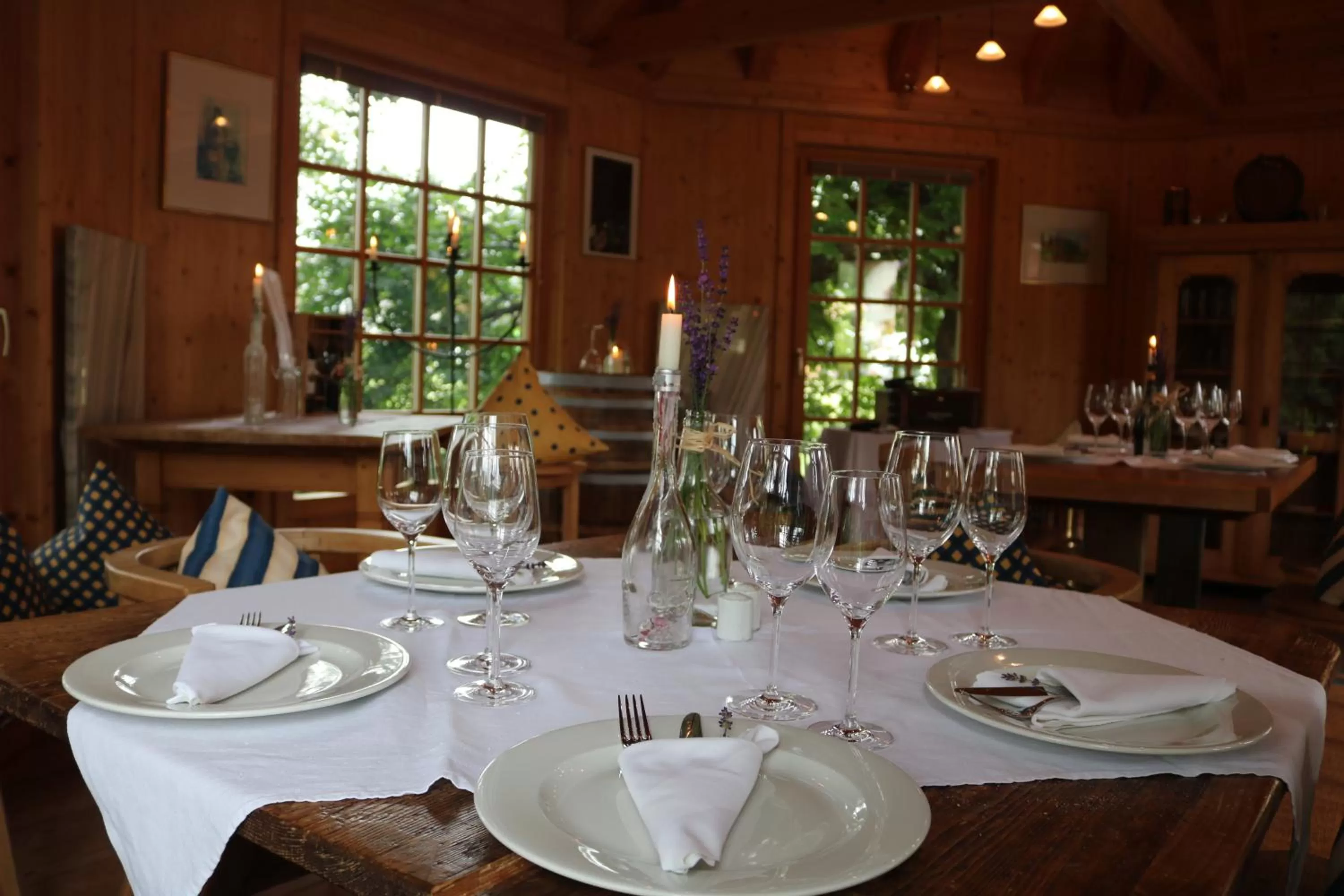 Restaurant/places to eat in Scheffer's Hotel