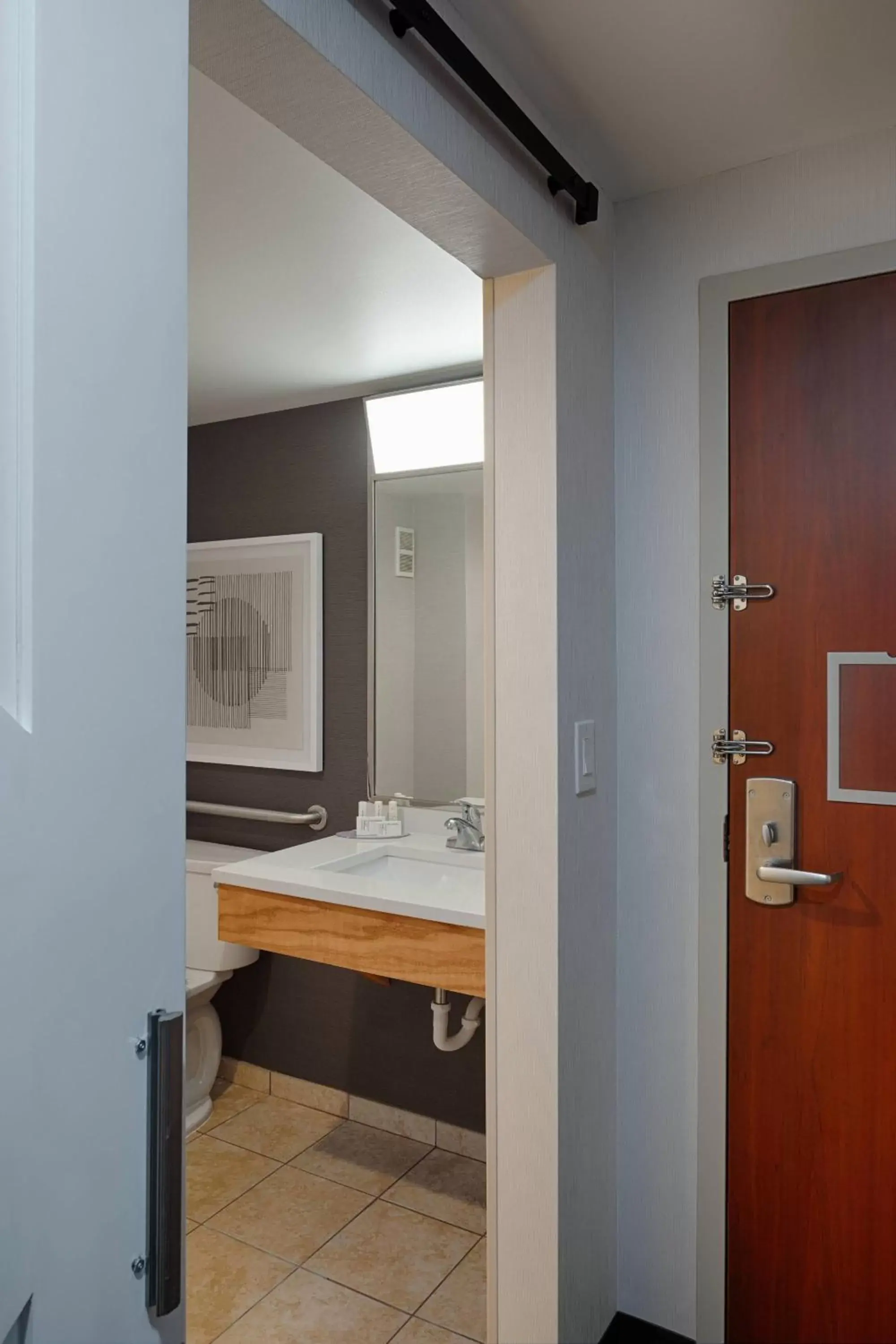 Bathroom in Courtyard by Marriott Springfield Downtown