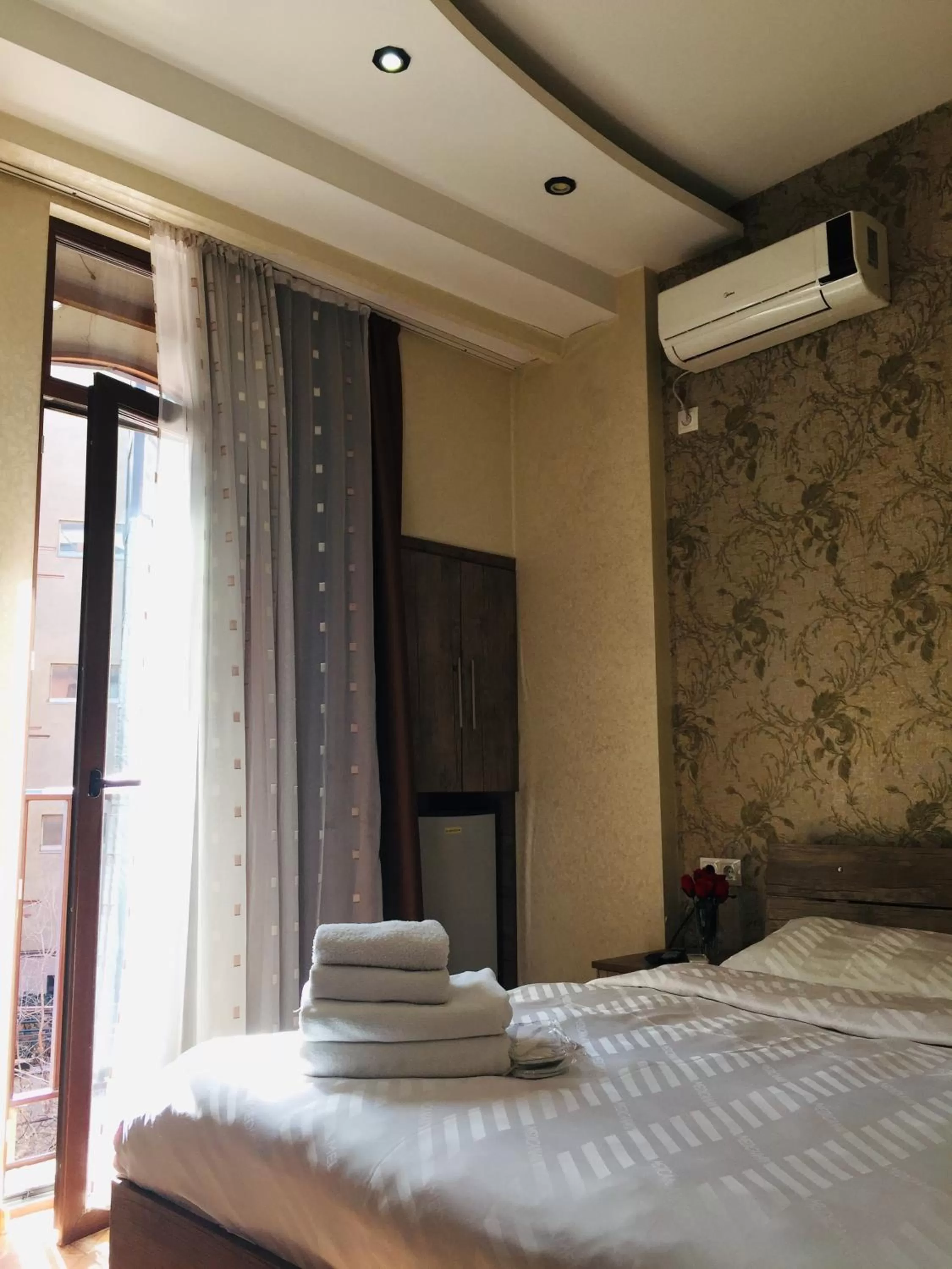 Communal lounge/ TV room in Hotel Tourist