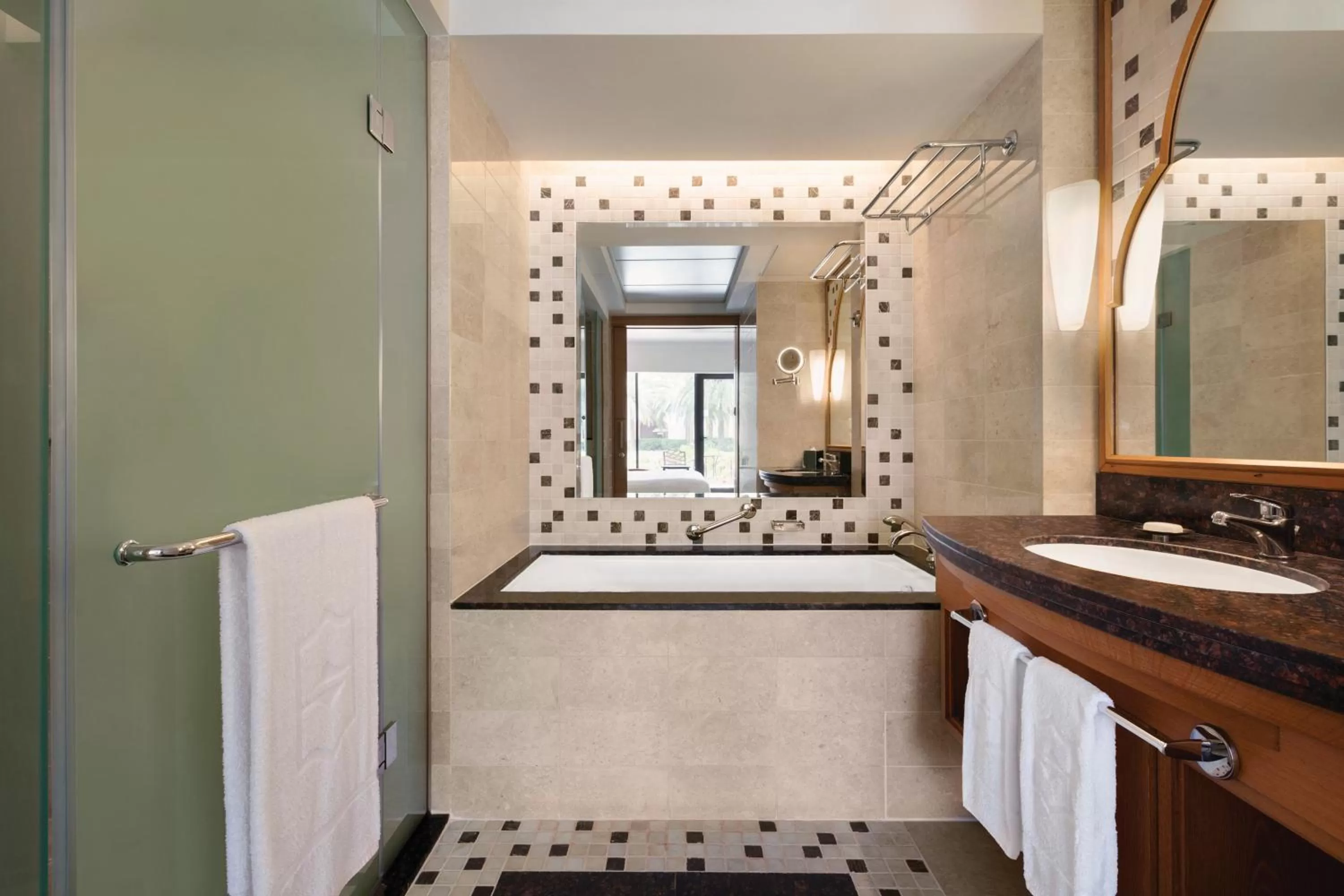 Shower in Shangri-La Barr Al Jissah, Muscat