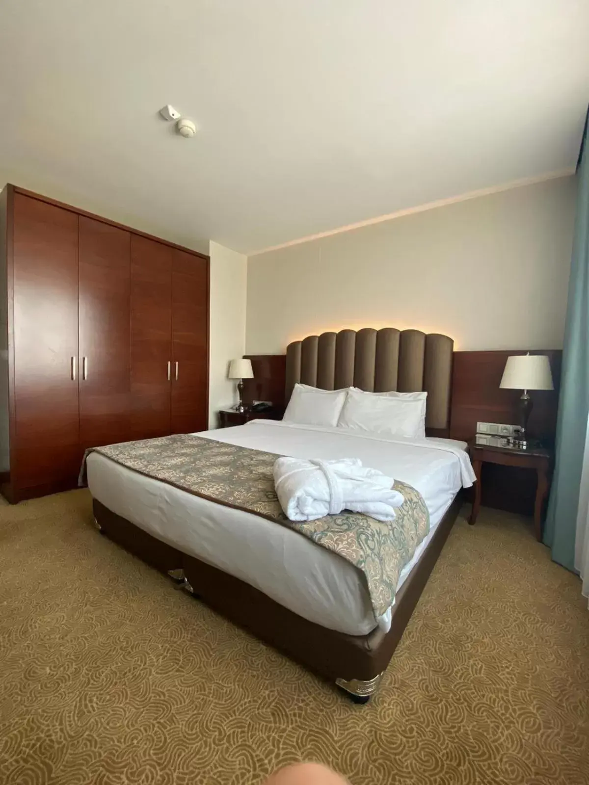 Bed in Ramada Plaza Altin Kayisi Hotel