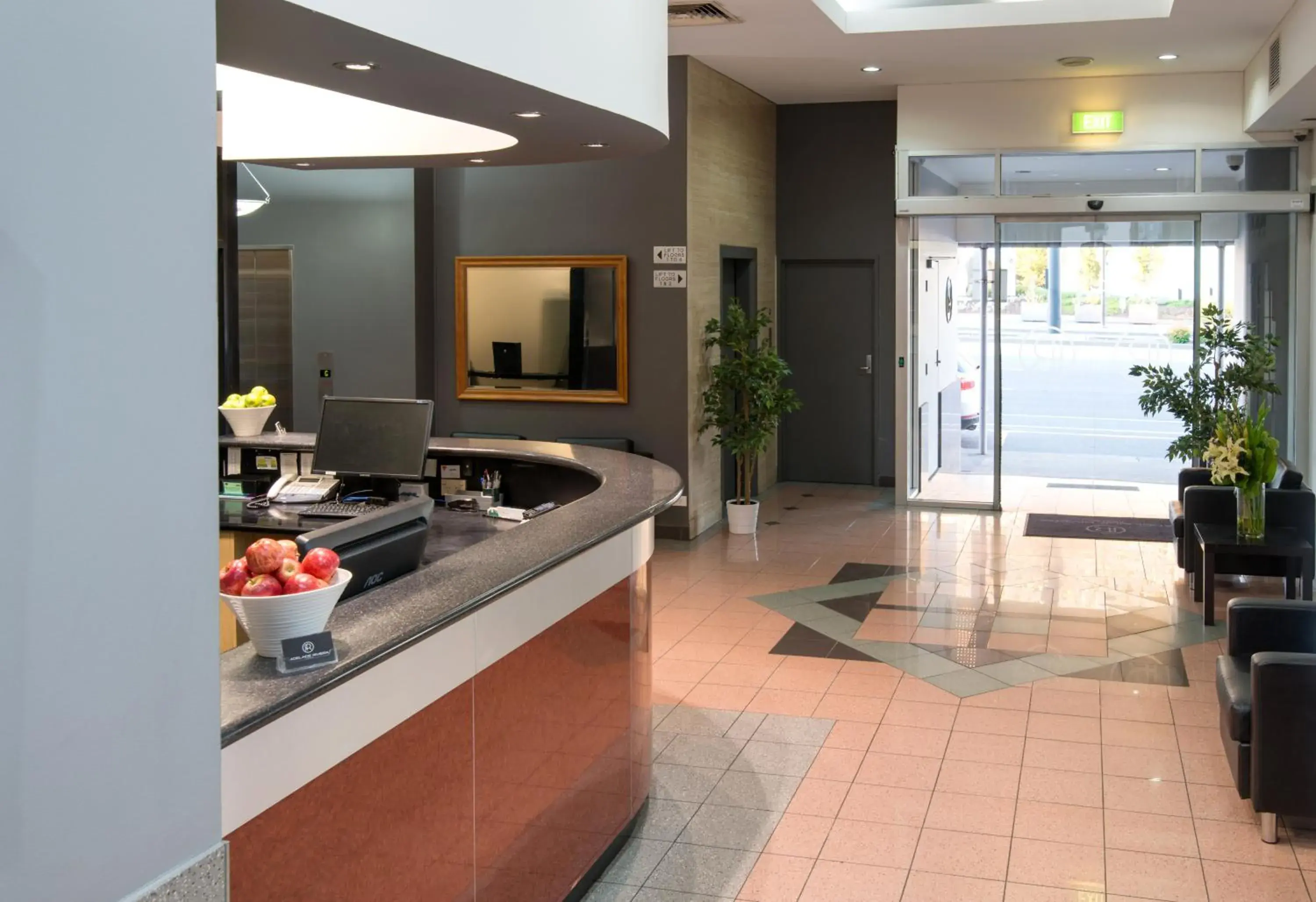 Lobby or reception, Kitchen/Kitchenette in Adelaide Riviera Hotel