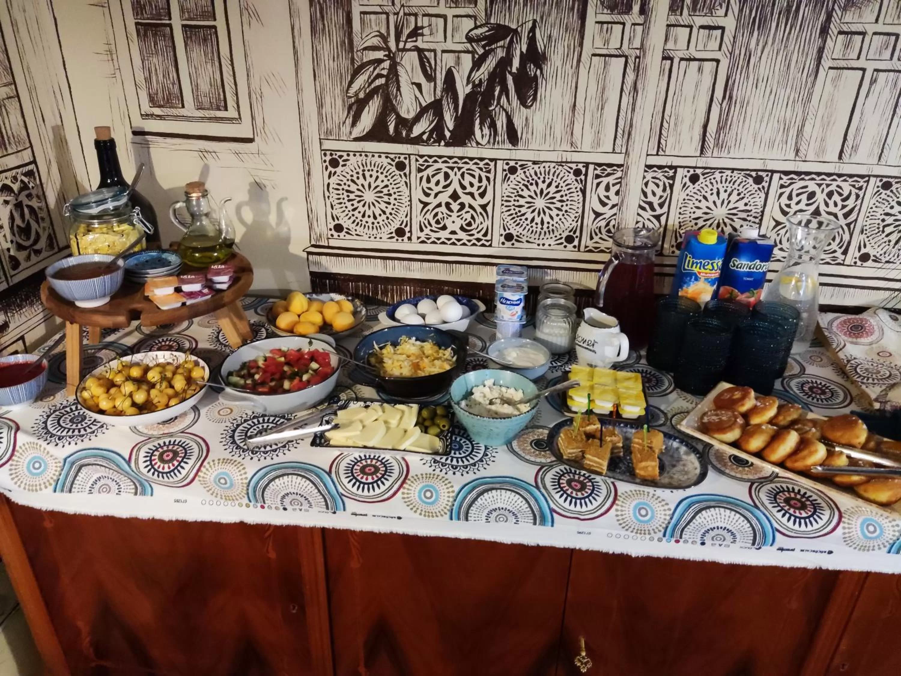 Restaurant/places to eat in Gvino Minda