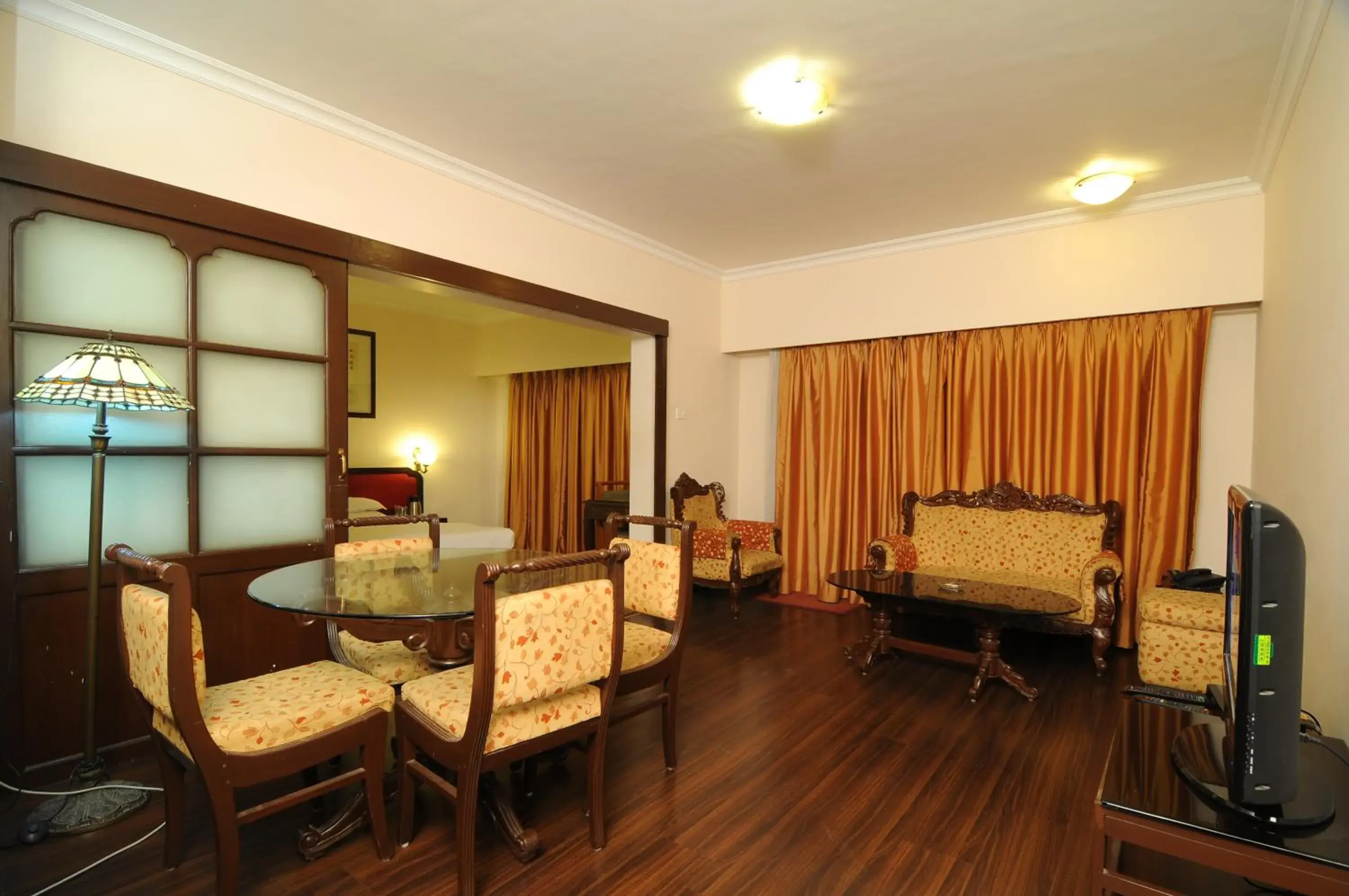 Living room, Dining Area in Quality Inn Regency, Nashik