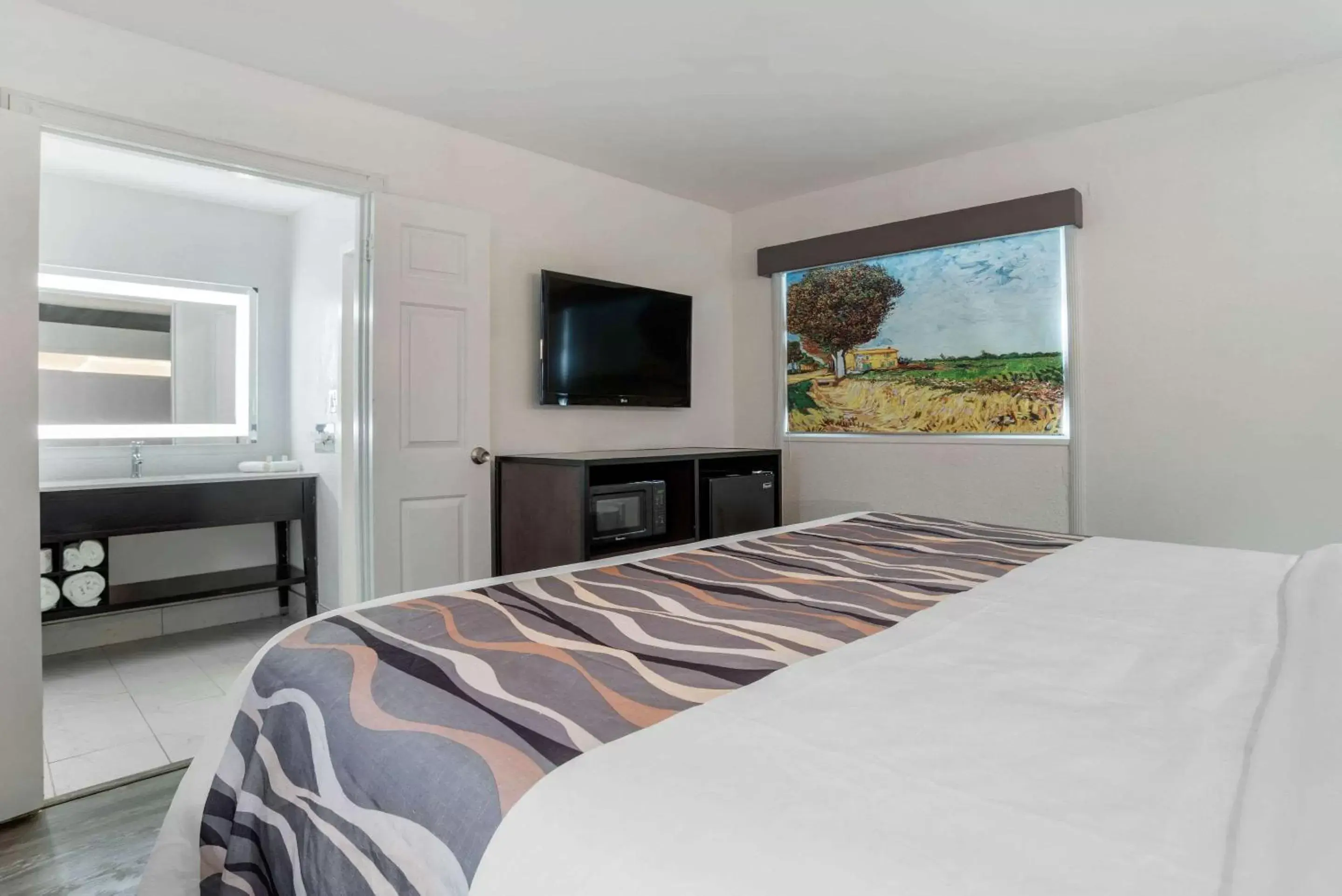 Photo of the whole room, Bed in Baymont by Wyndham Montgomery AL Photo of the whole room, Bed in Baymont by Wyndham Montgomery AL