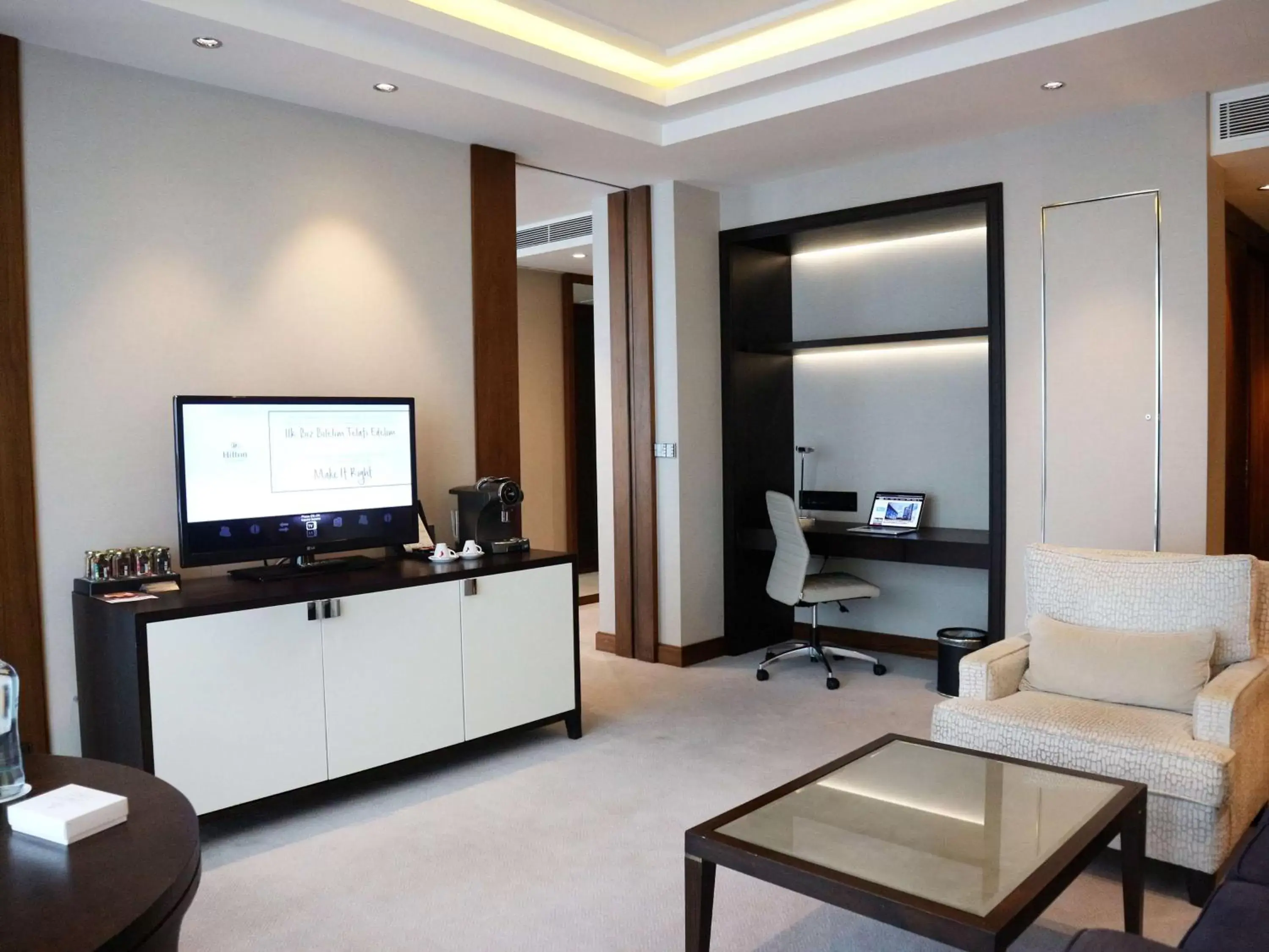 Living room, TV/Entertainment Center in Hilton Istanbul Bomonti