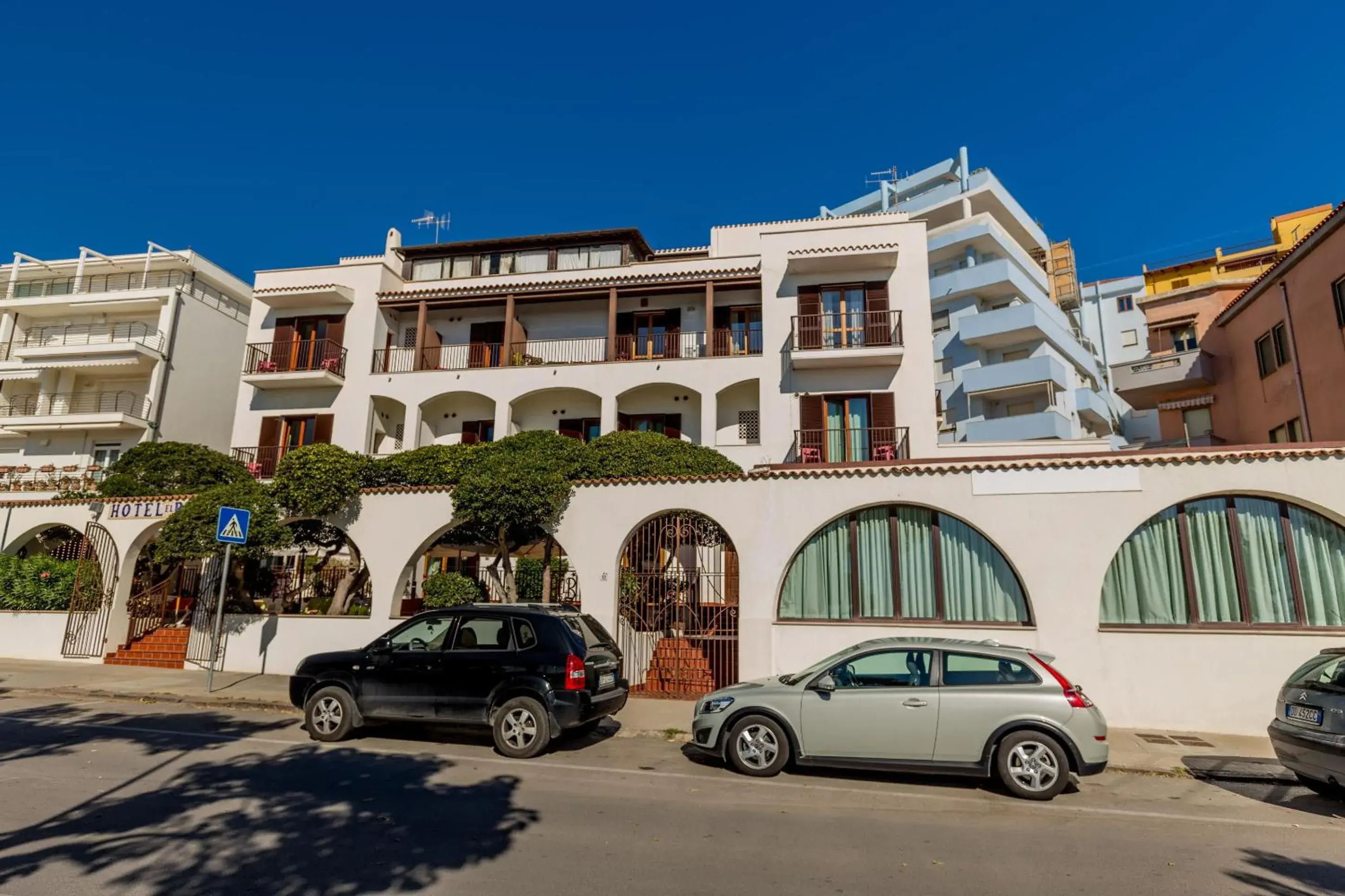 Facade/entrance, Property Building in Hotel El Balear