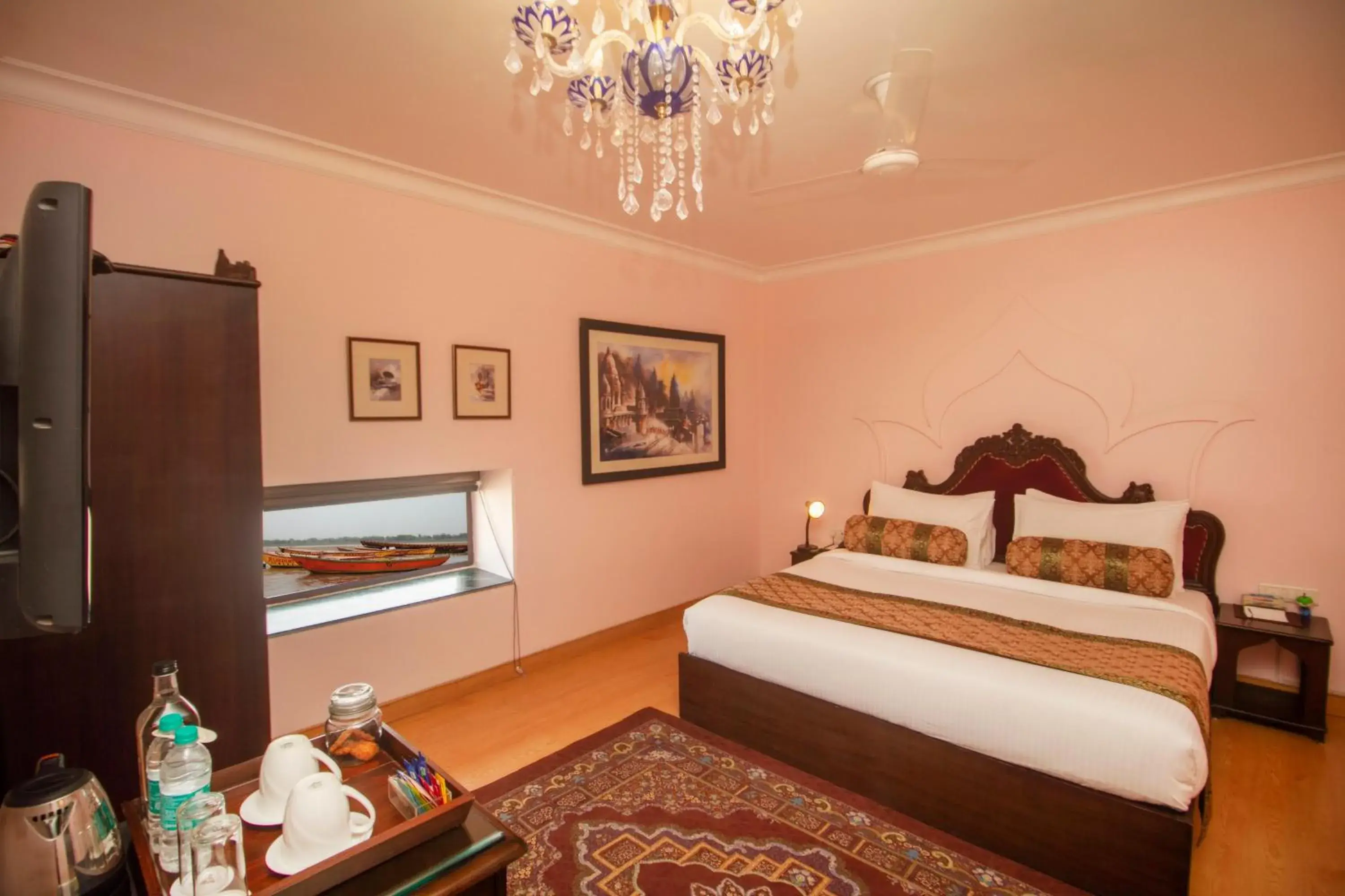 Bed in Suryauday Haveli - An Amritara Resort