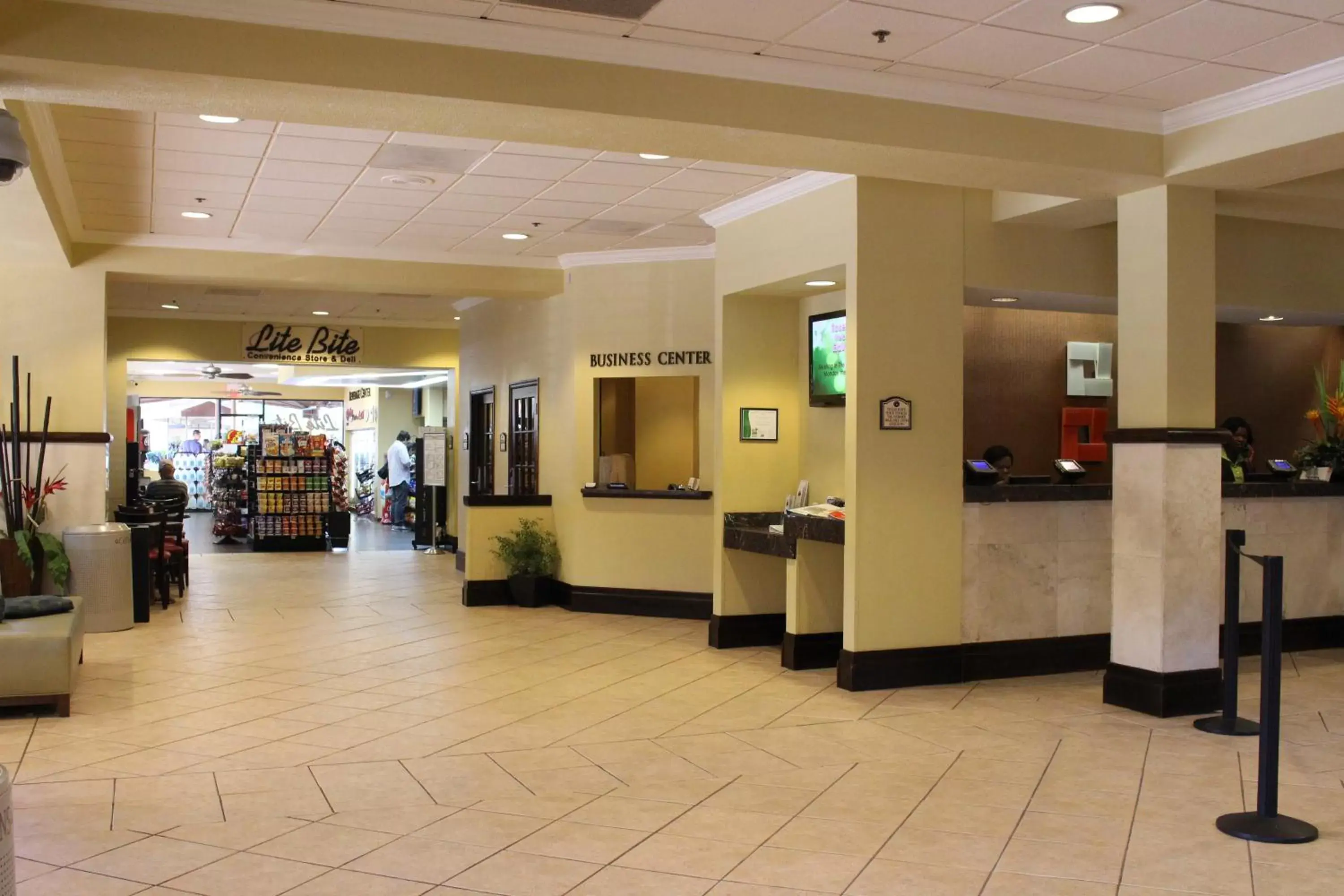 On-site shops, Lobby/Reception in Rosen Inn at Pointe Orlando
