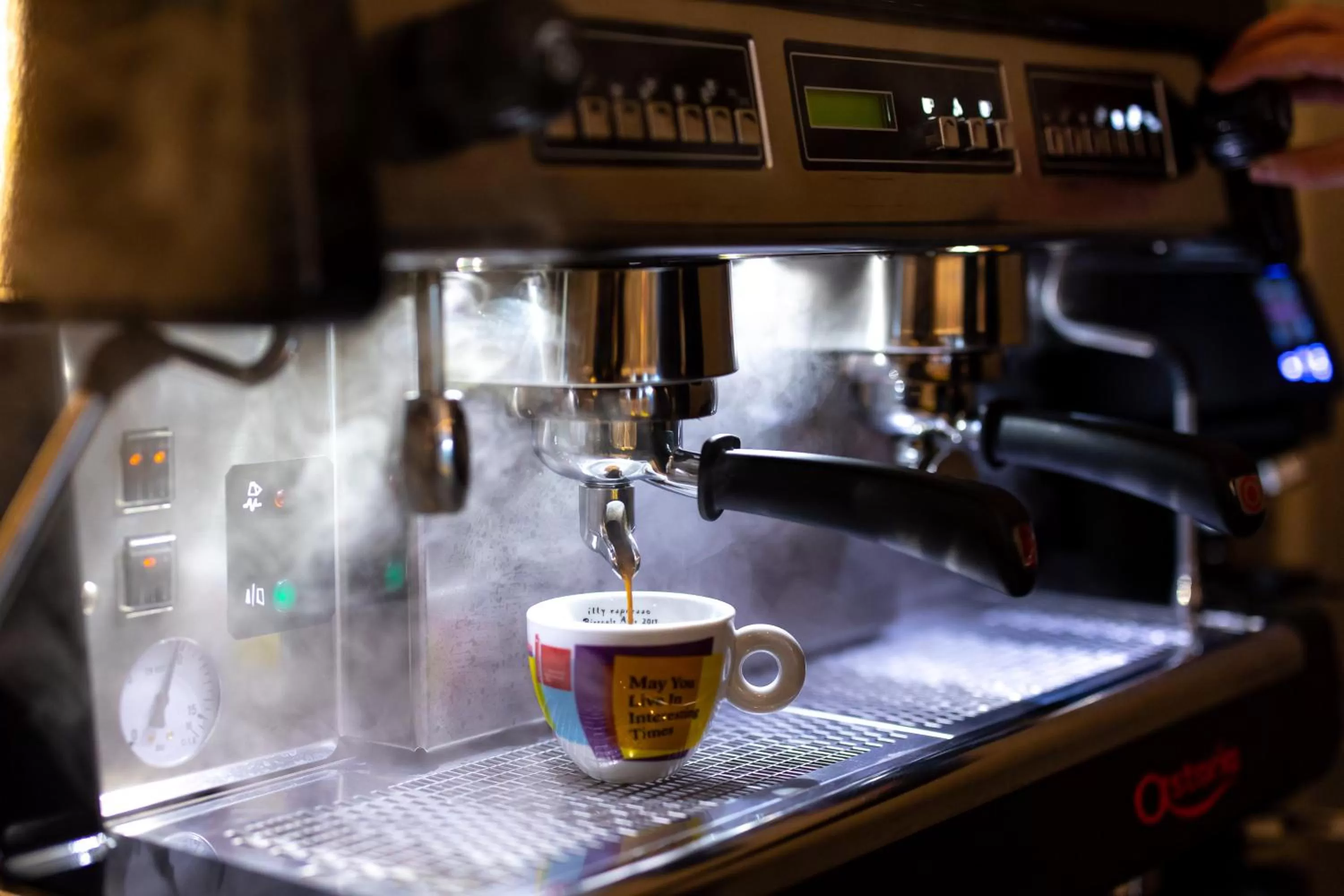 Lounge or bar, Kitchen/Kitchenette in Hotel Belmont