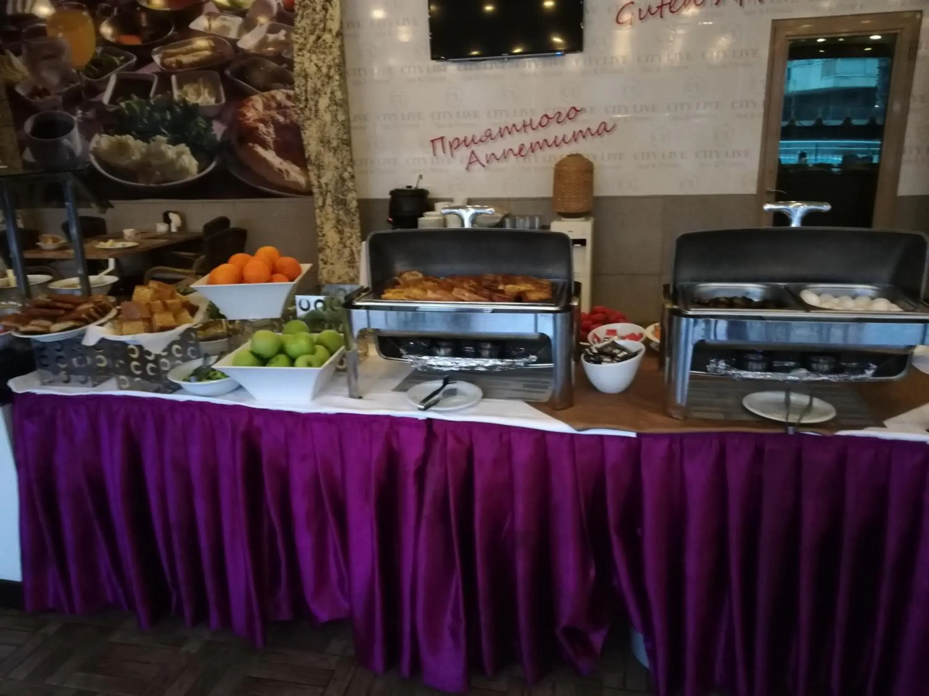 Buffet breakfast, Food in City Live Hotel