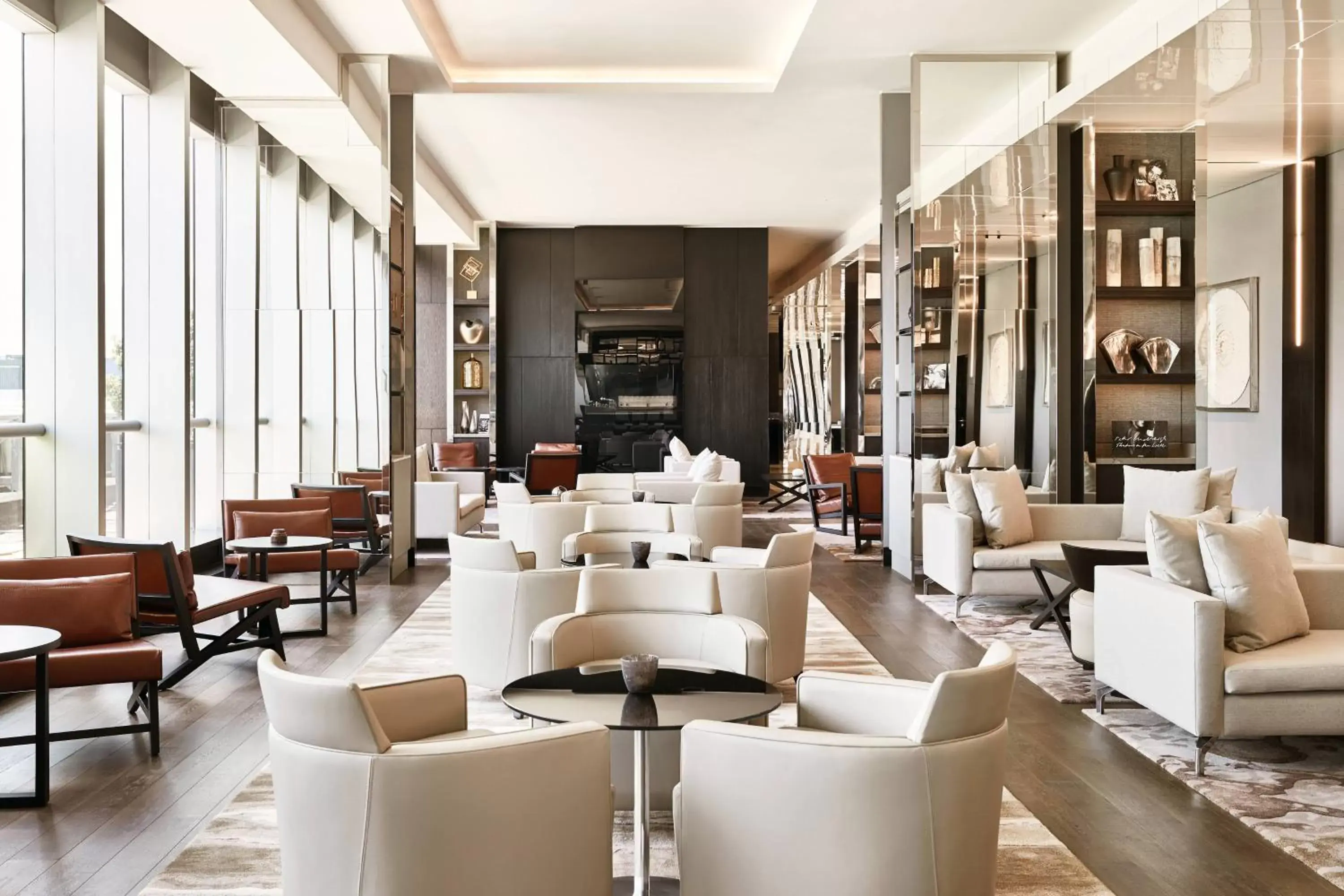 Lounge or bar, Restaurant/Places to Eat in AC Hotel by Marriott Santiago Costanera Center