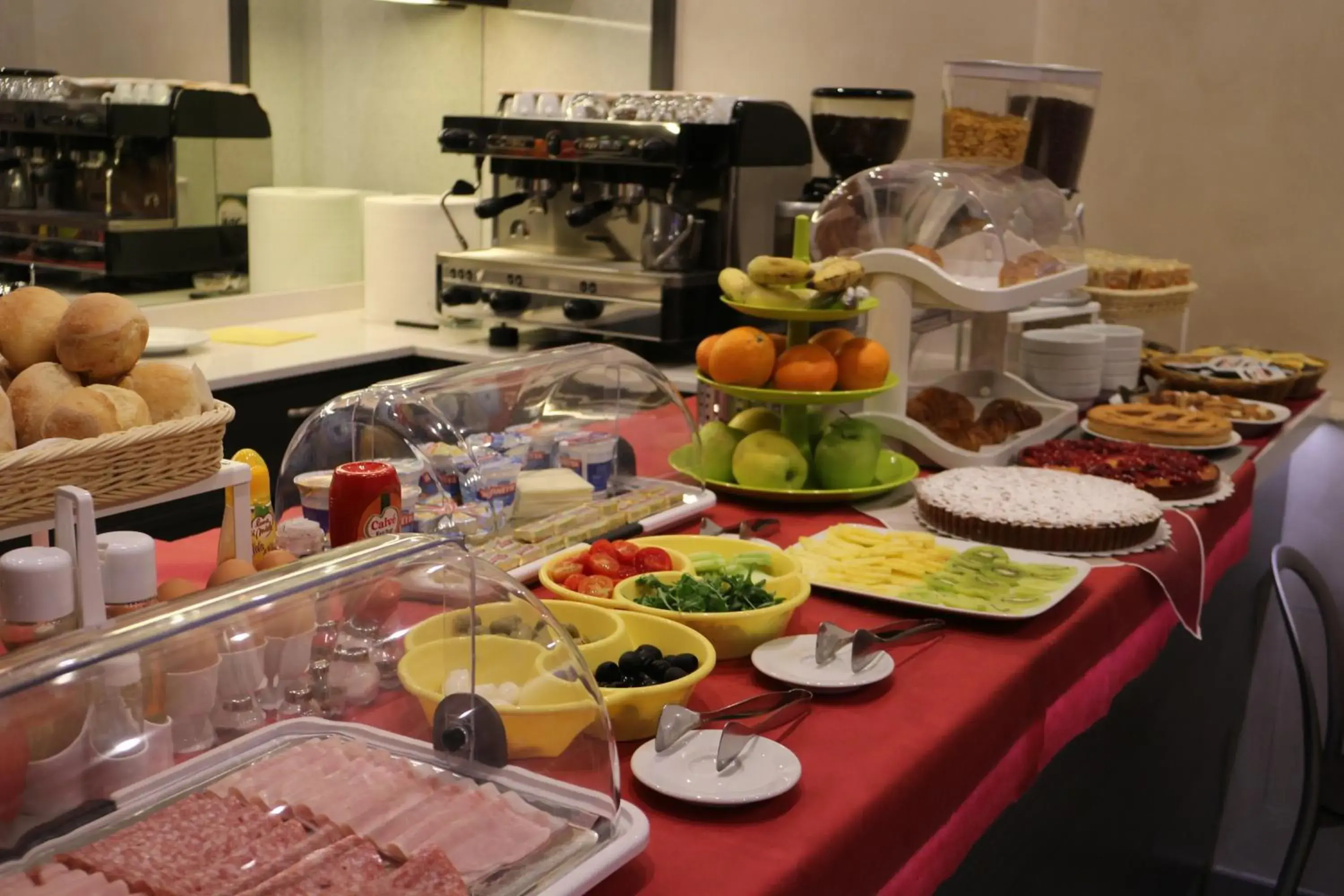 Buffet breakfast in Hotel La Madonnina