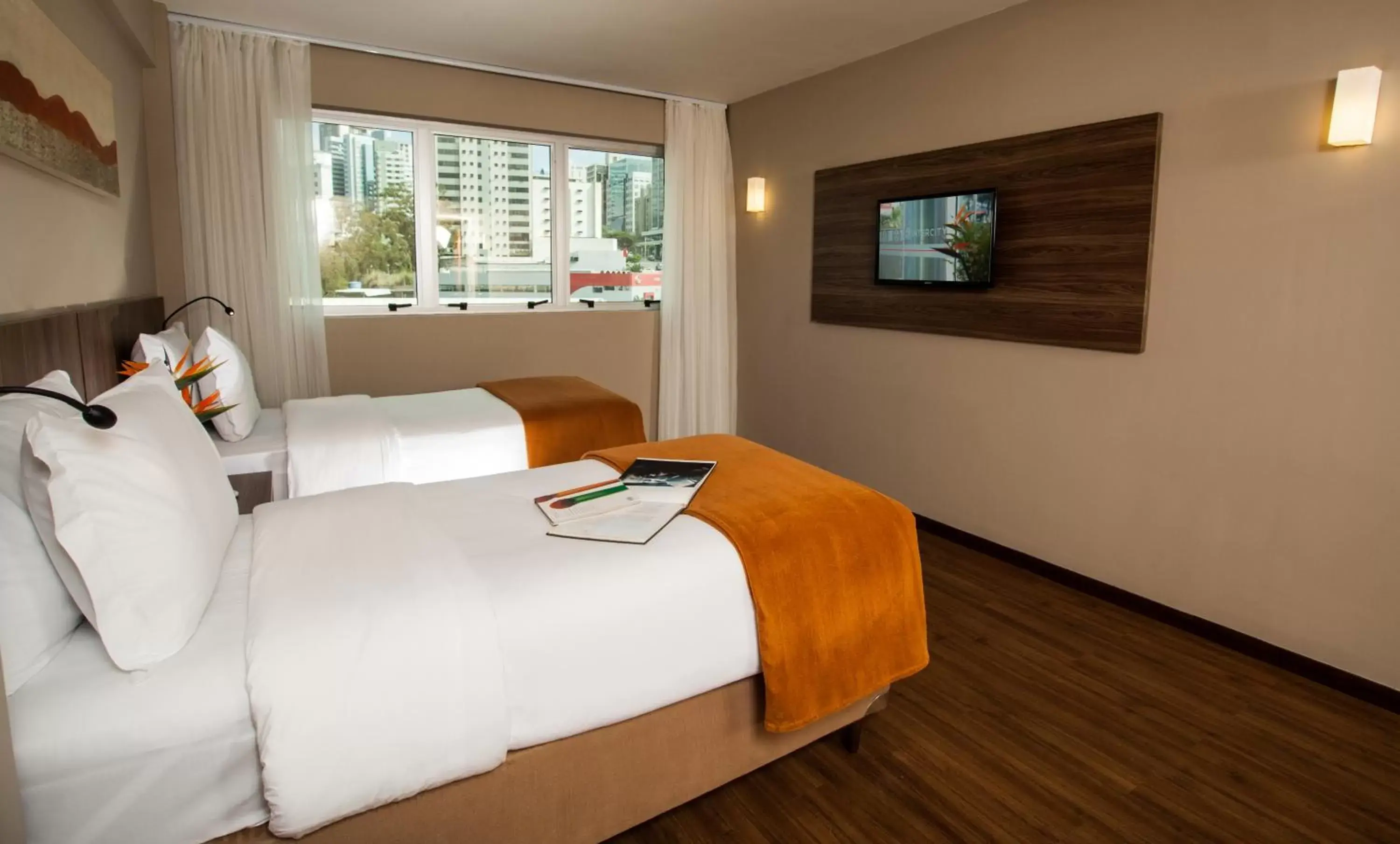 Photo of the whole room, Bed in BH Raja Hotel Photo of the whole room, Bed in BH Raja Hotel