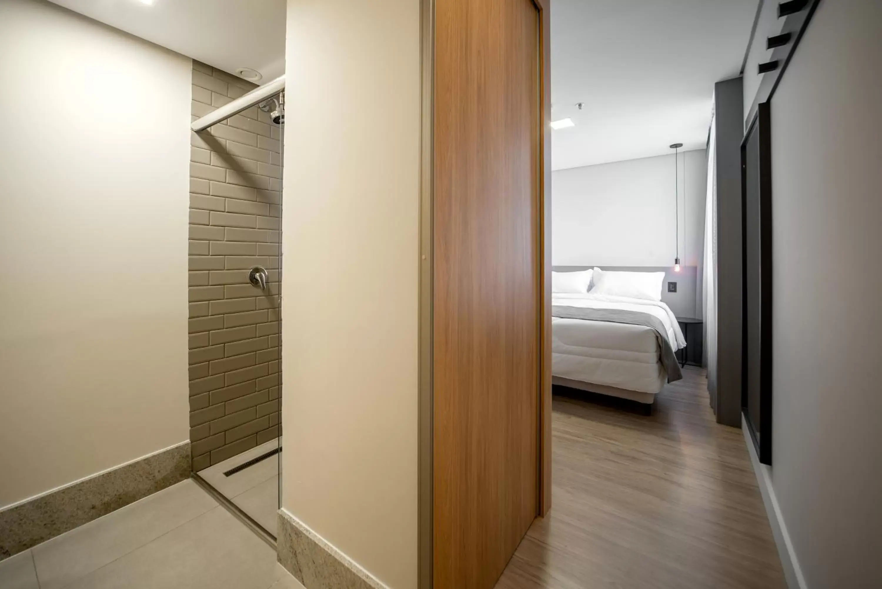 Bedroom, Bathroom in Hotel Laghetto Estação