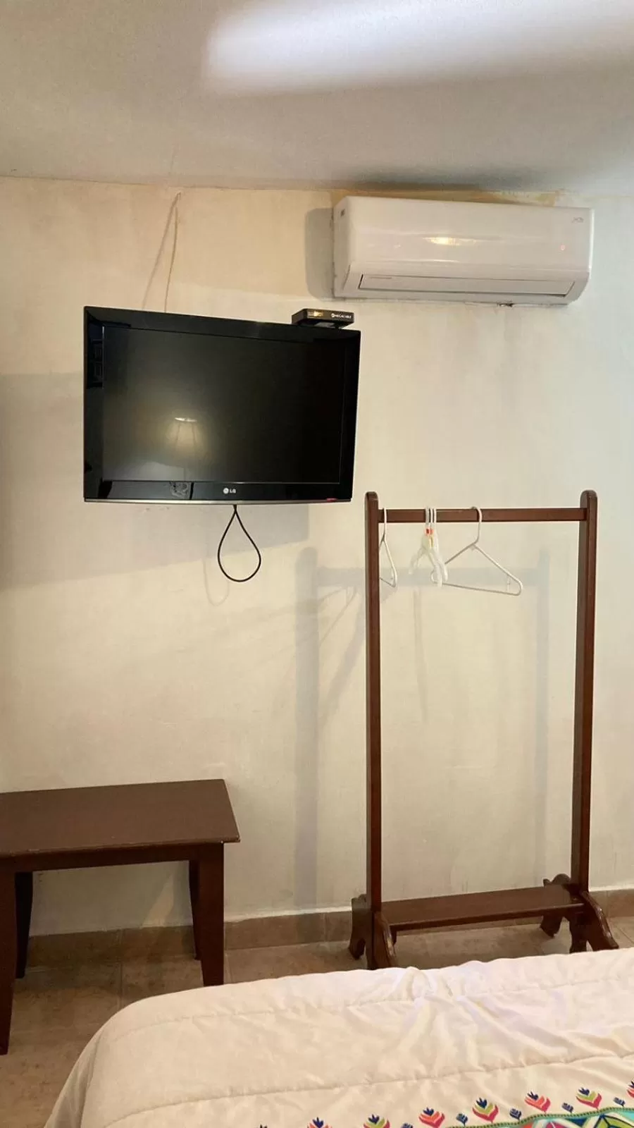 Bed in Mansion Serrano Hotel