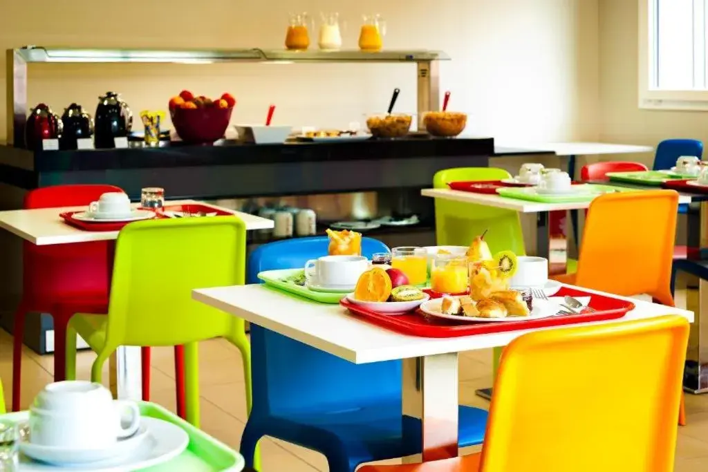 Breakfast in Lagrange Aparthotel Toulouse Saint-Michel Breakfast in Lagrange Aparthotel Toulouse Saint-Michel