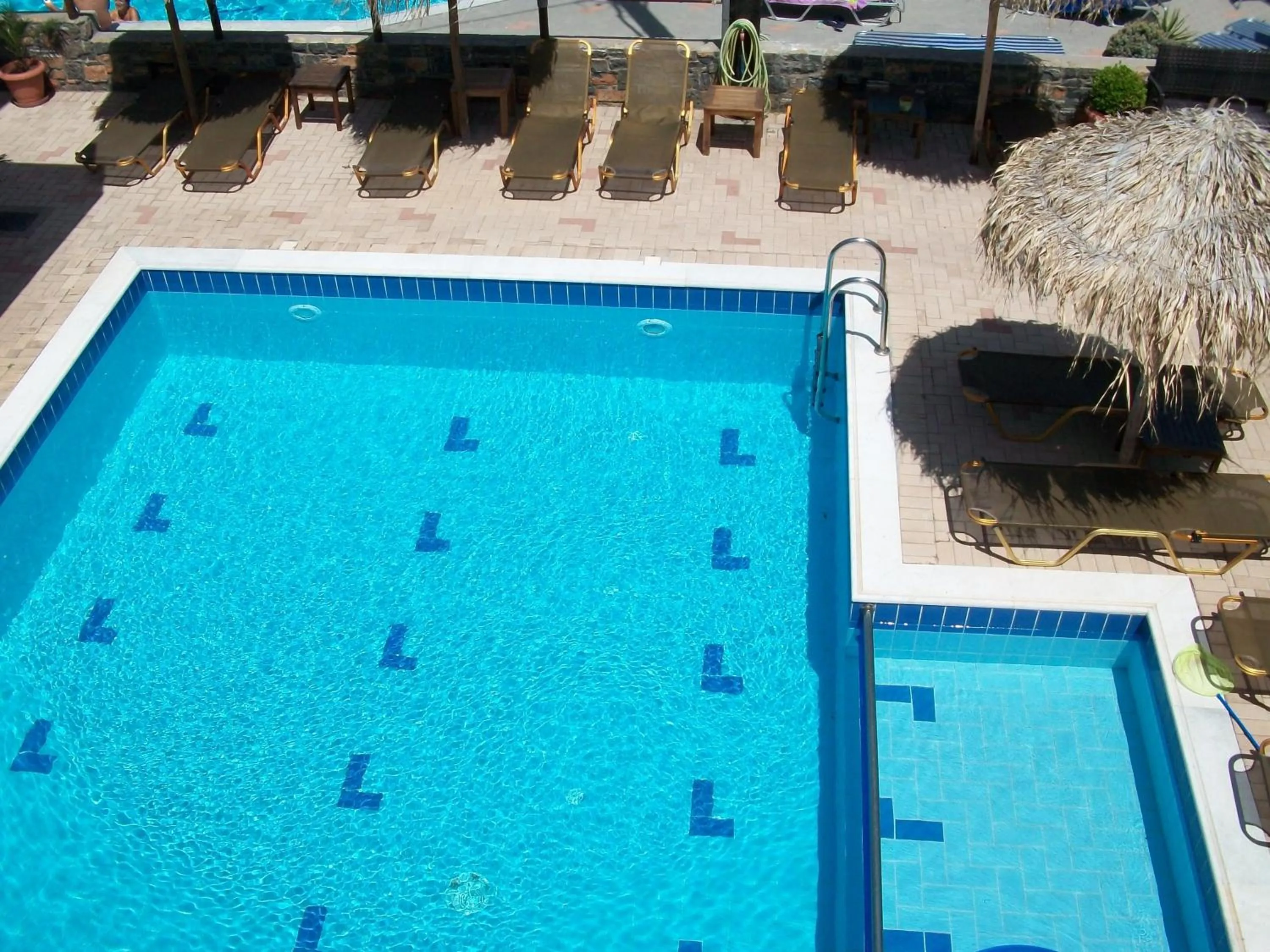 Swimming pool in Elounda Sunrise Apartments