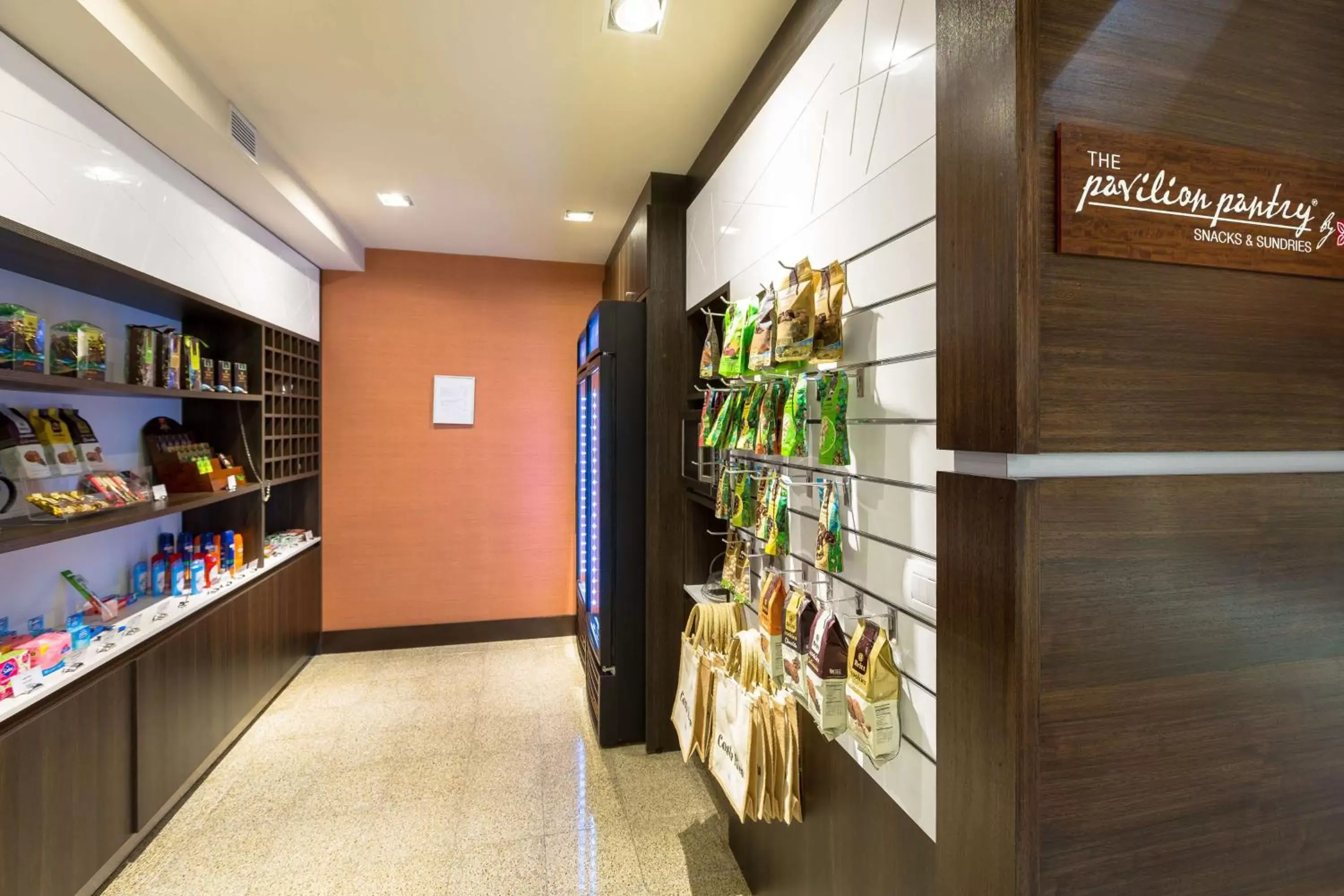 Dining area, Supermarket/Shops in Hilton Garden Inn San Jose La Sabana, Costa Rica