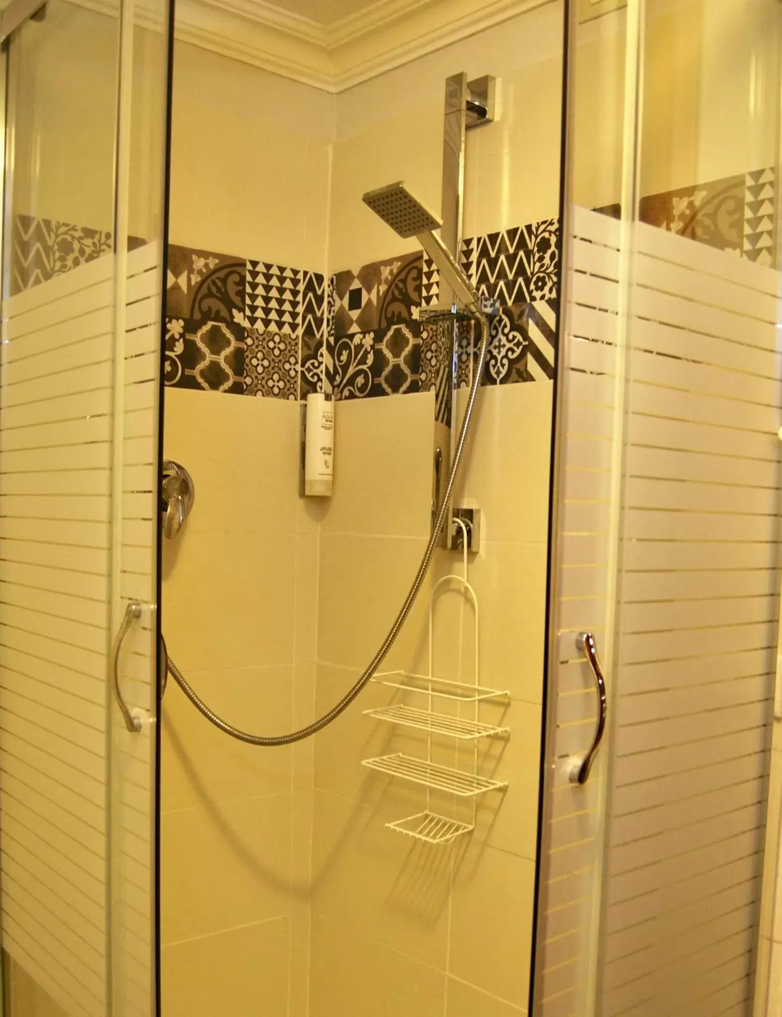 Shower, Bathroom in Navona Residenza de Charme