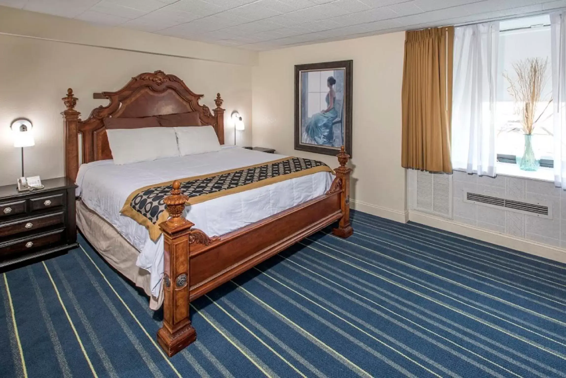 Photo of the whole room, Bed in Days Hotel by Wyndham Allentown Airport / Lehigh Valley