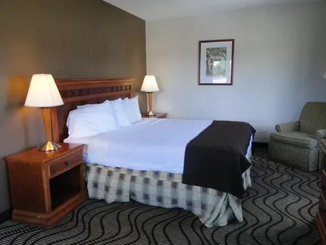 Bedroom, Room Photo in Oscoda Lakeside Hotel