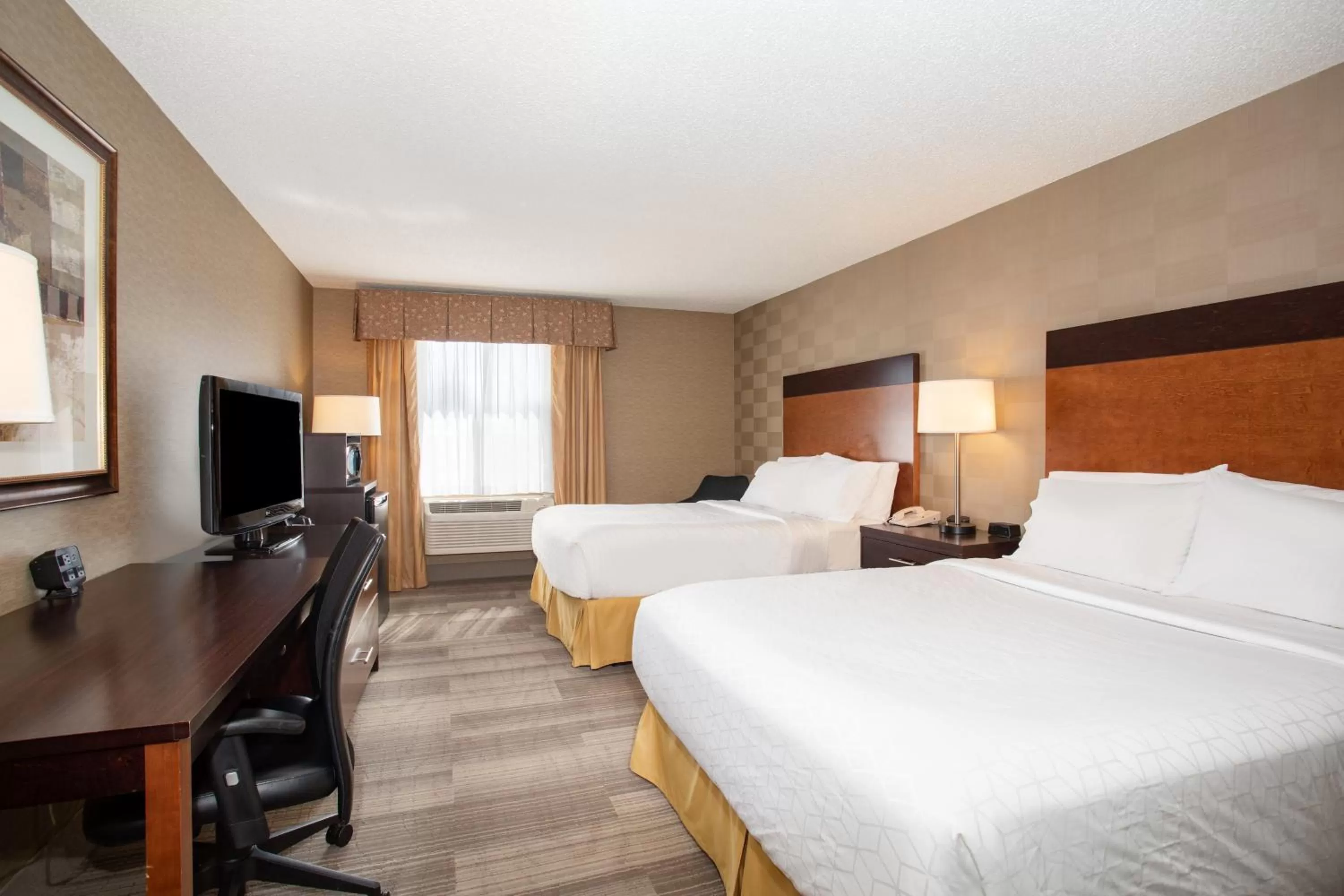 Photo of the whole room, Bed in Holiday Inn Express Hotel & Suites Littleton by IHG