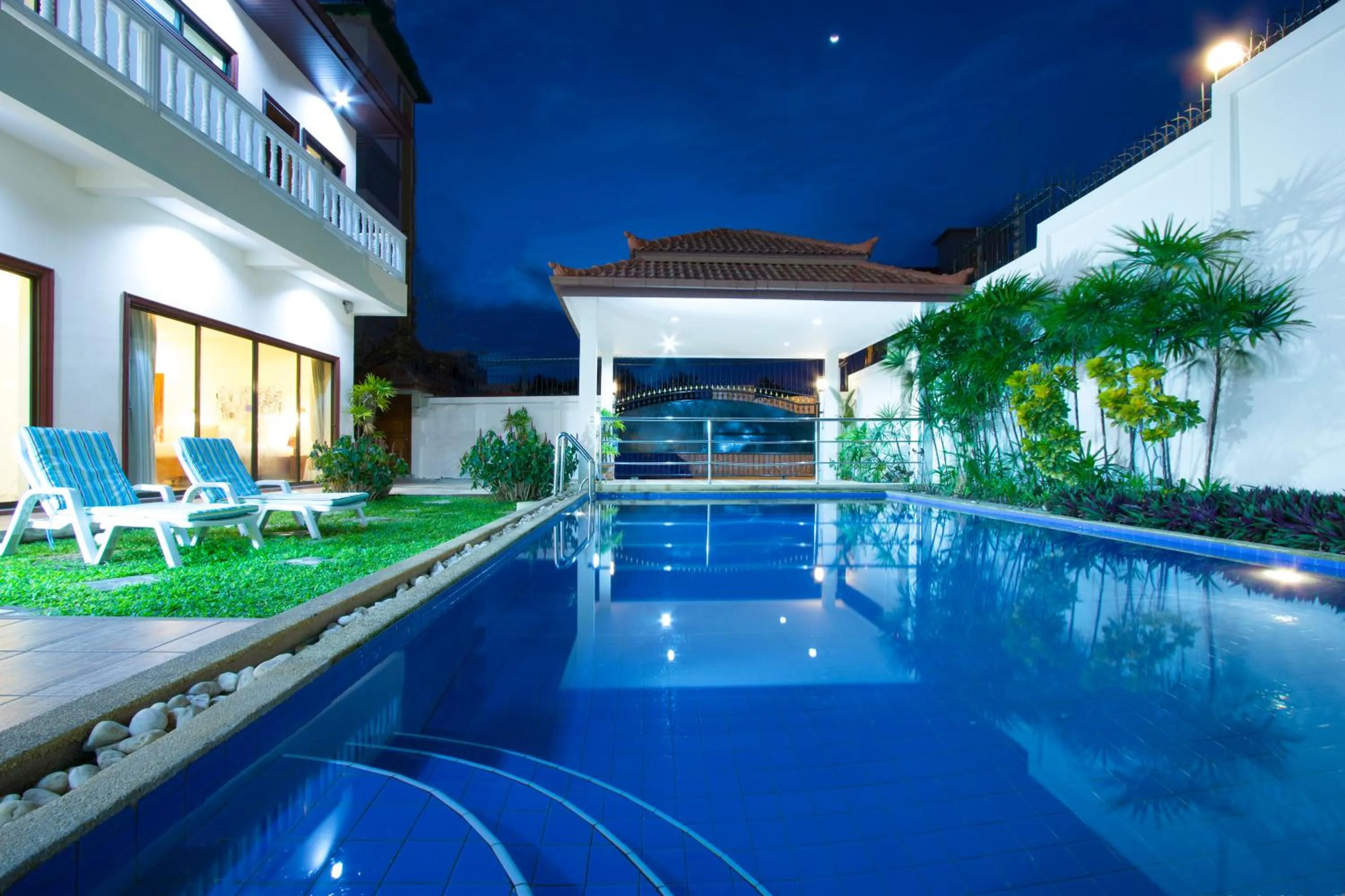 Swimming pool in Avoca Pool Villas