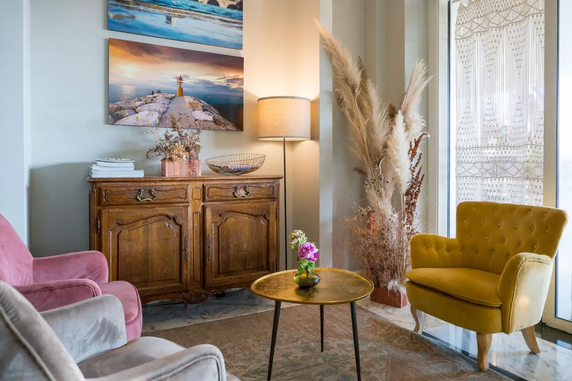 Seating Area in Hotel Villa Rosa Riviera