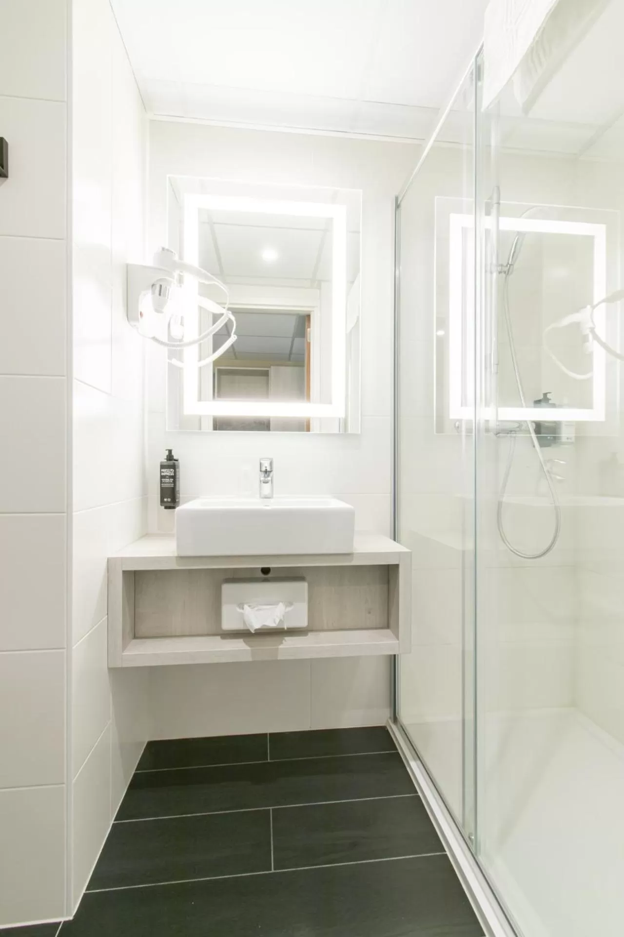 Bathroom in ibis Styles Zeebrugge