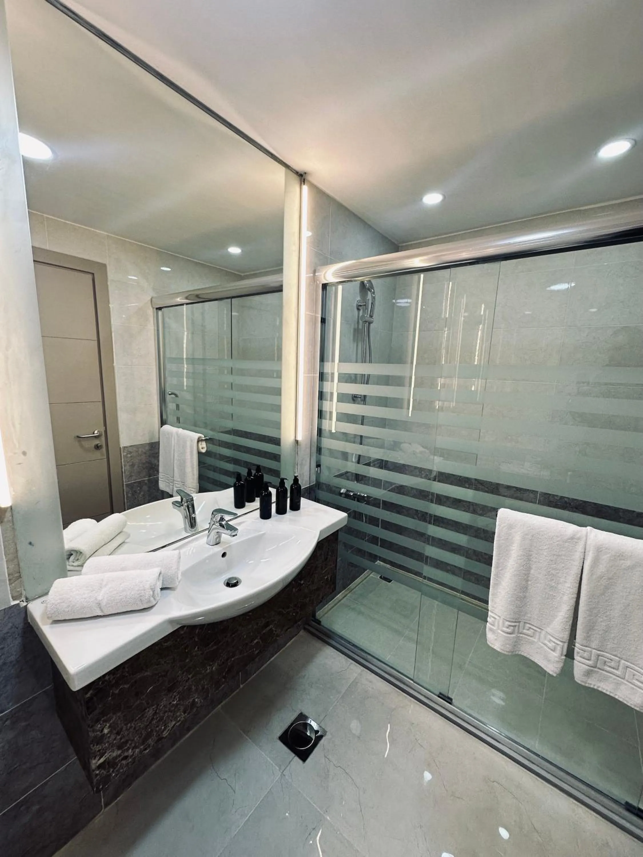 Shower in Olive Tree Amman