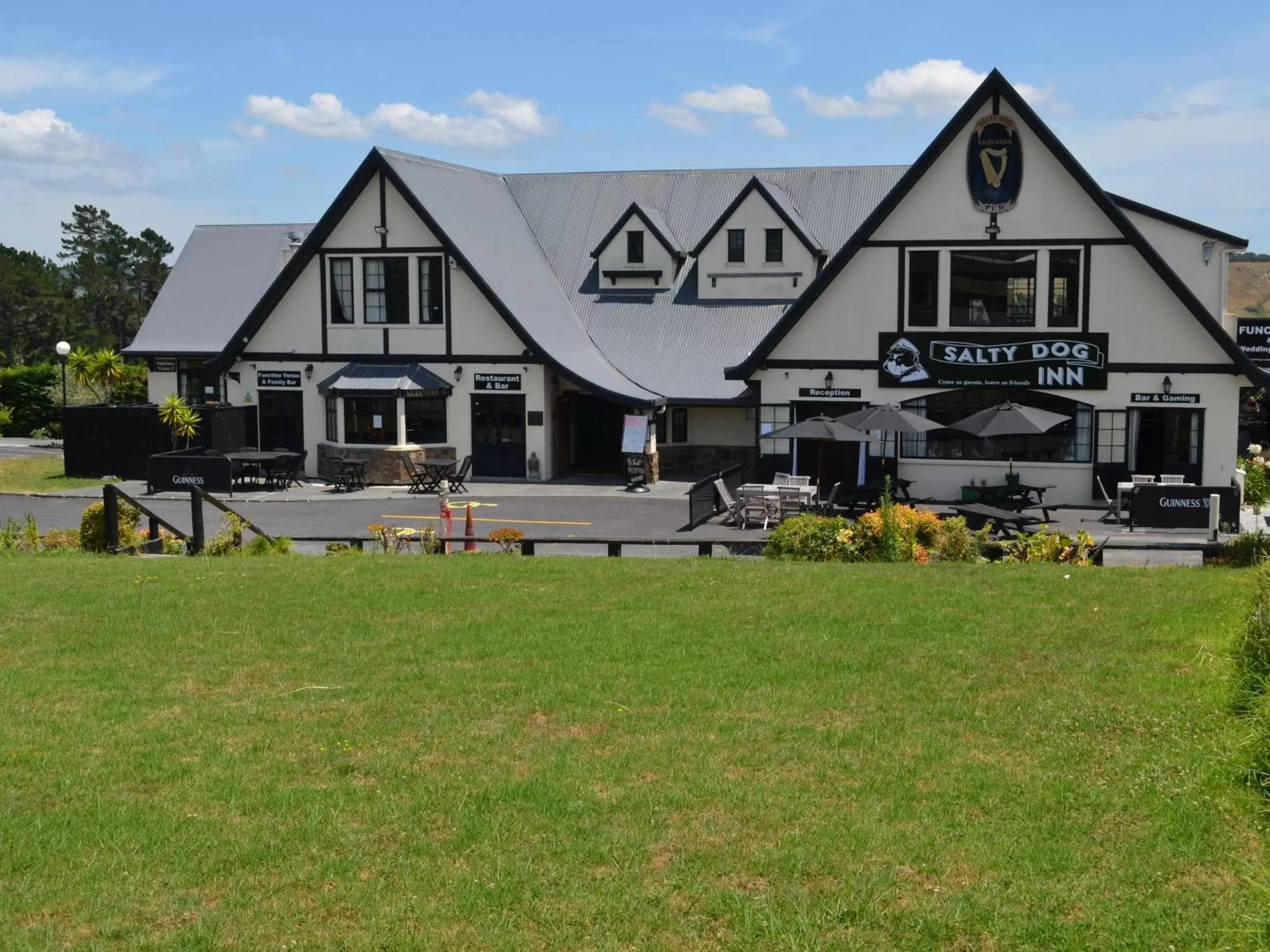 Property Building in Salty Dog Inn