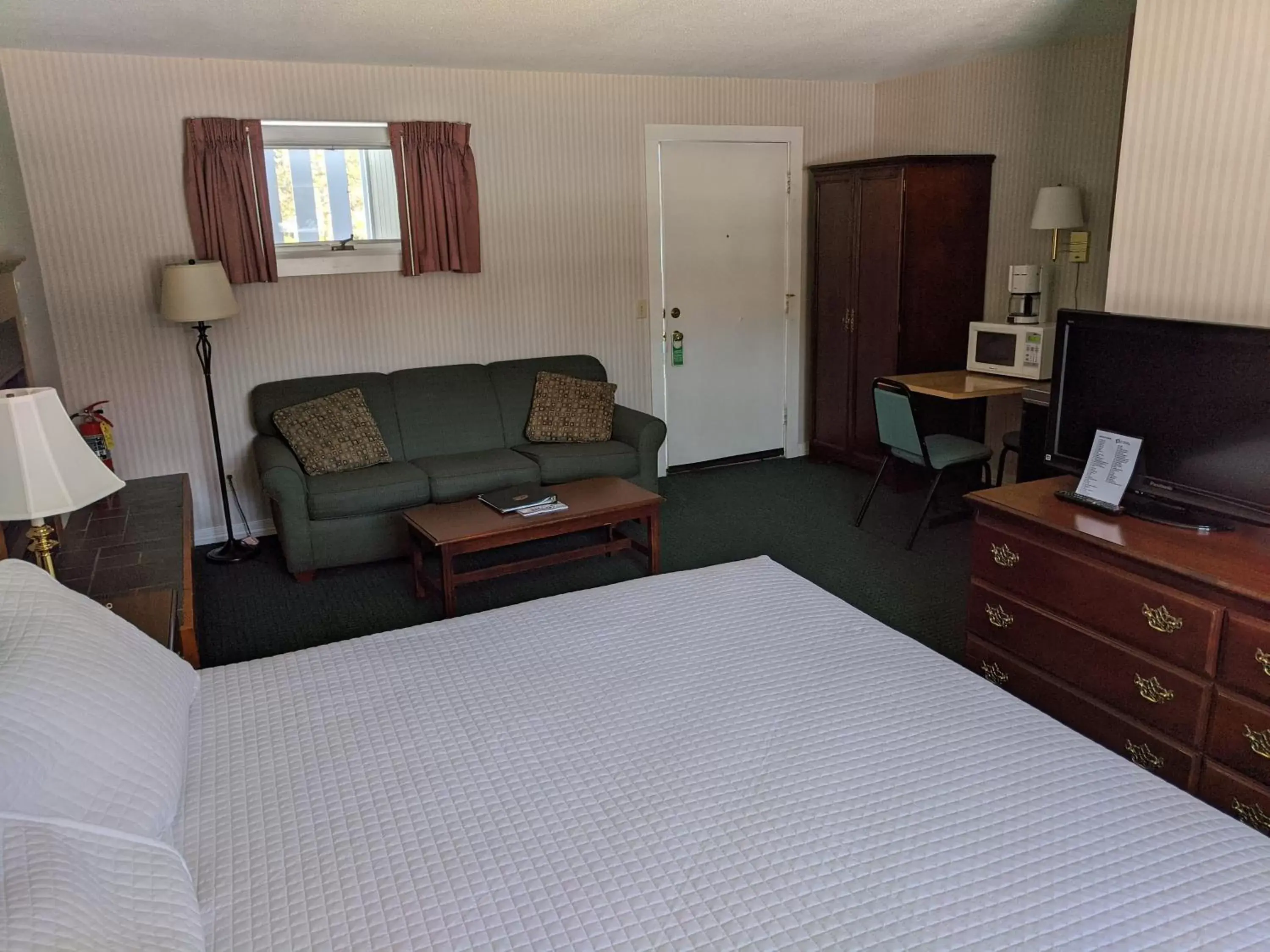 Seating Area in Stowe Motel & Snowdrift