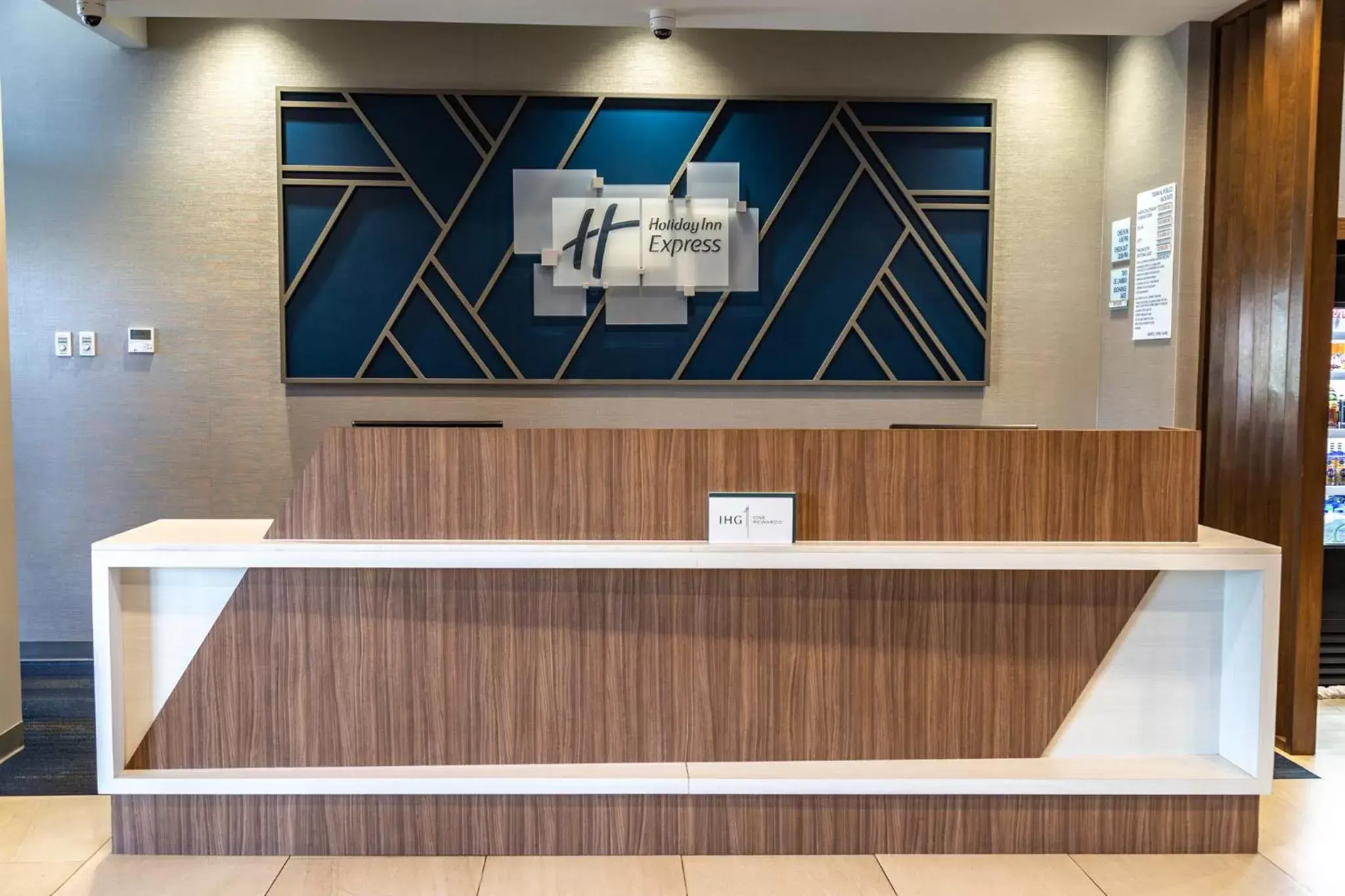 Property building in Holiday Inn Express & Suites - Ensenada Centro by IHG Property building in Holiday Inn Express & Suites - Ensenada Centro by IHG