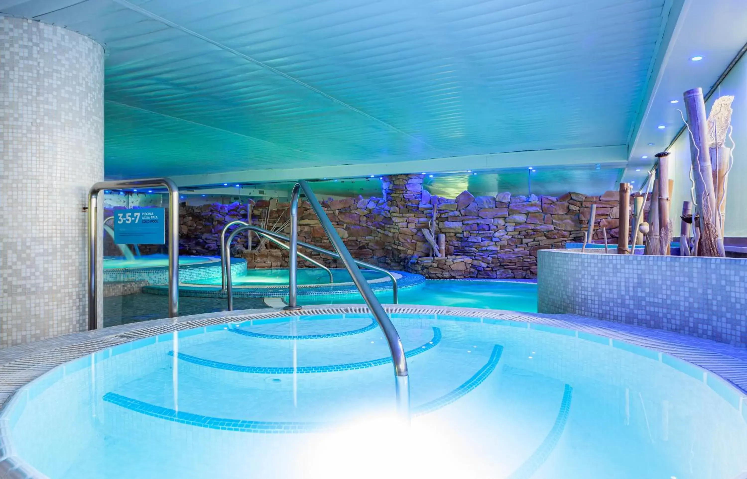 Spa and wellness centre/facilities, Swimming Pool in Hotel Olympia Valencia